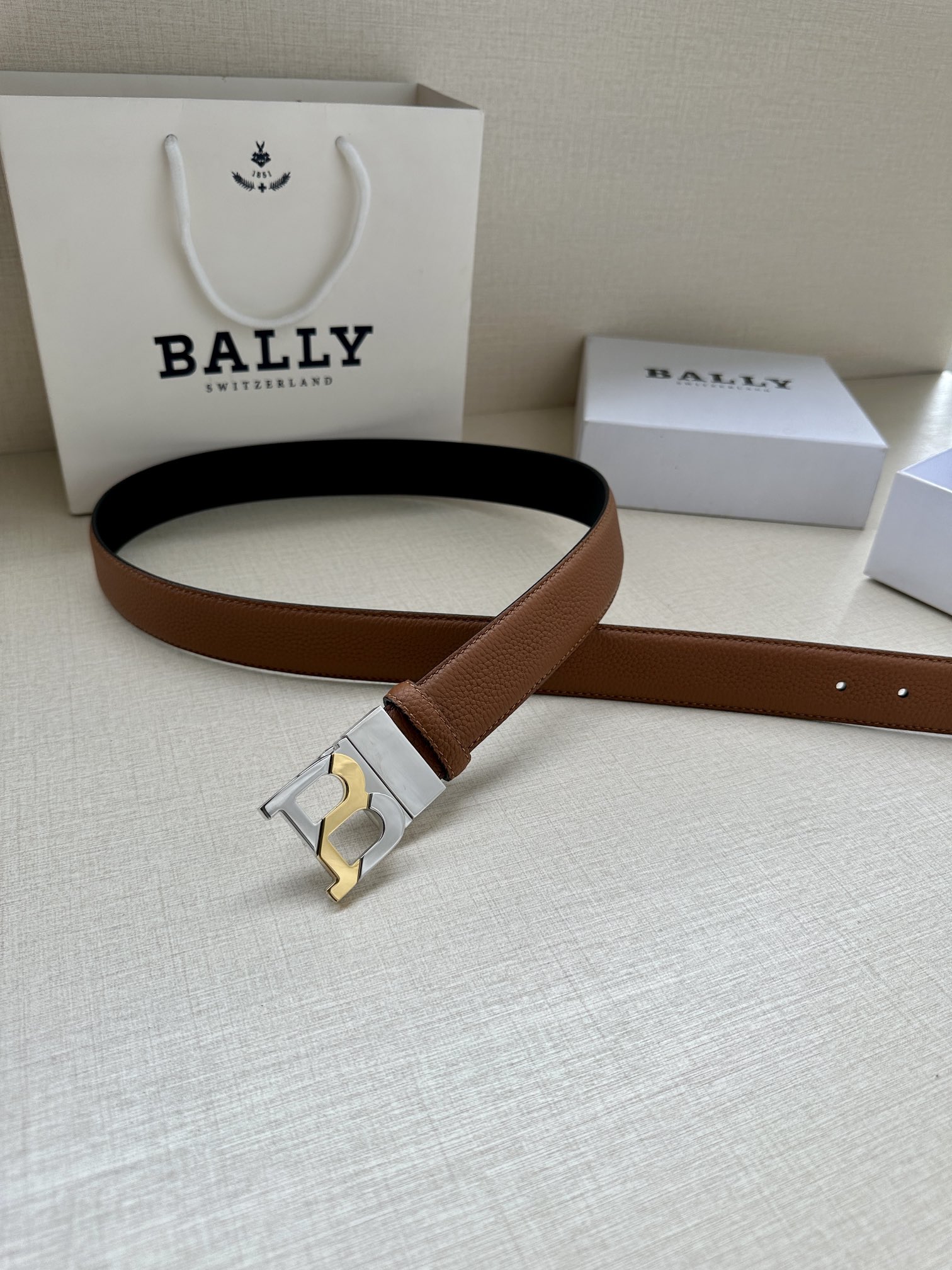 Bally Male Leather Belt Top Grain Leather M-l