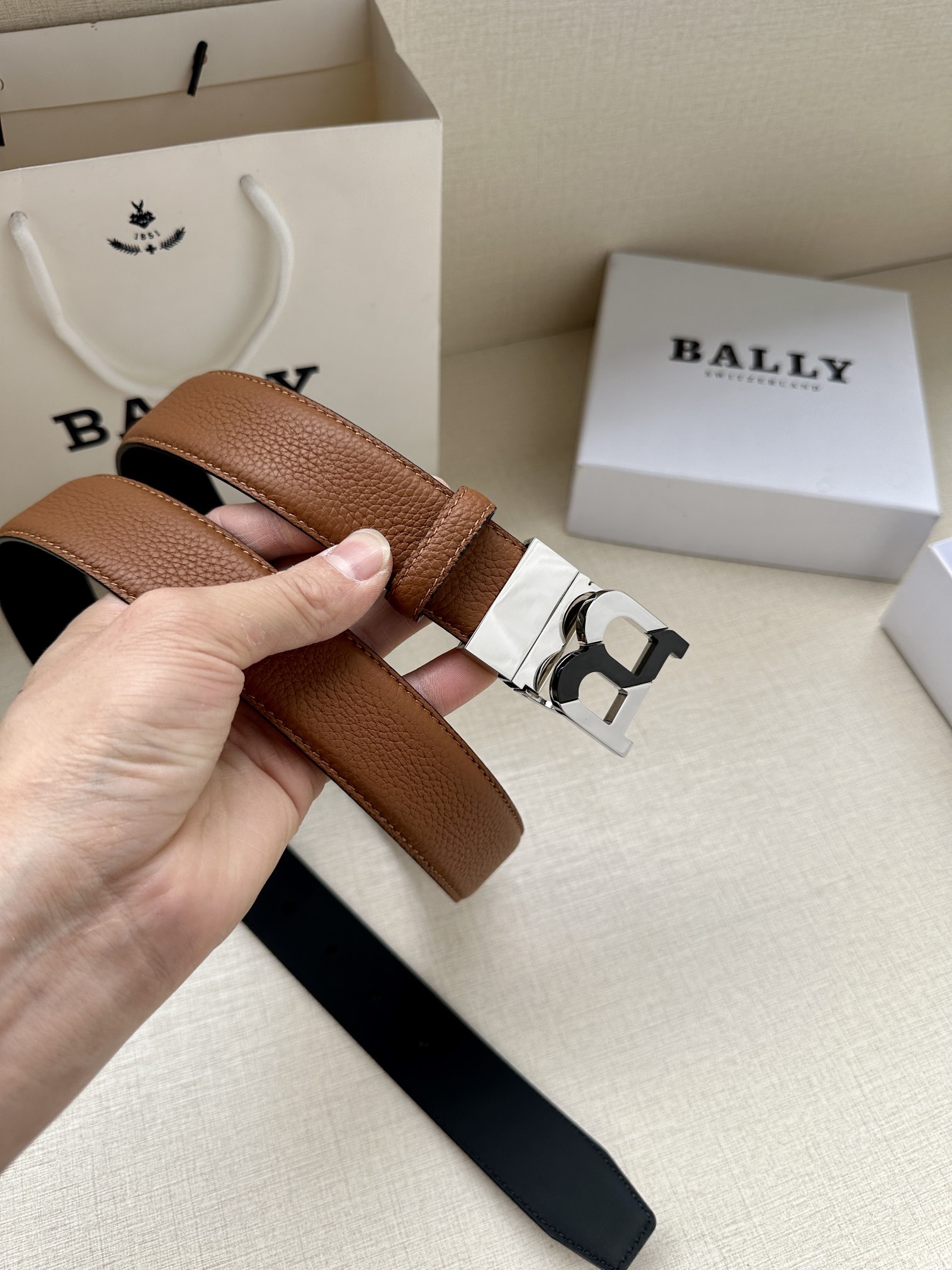 Bally Male Leather Belt Top Grain Leather M-l