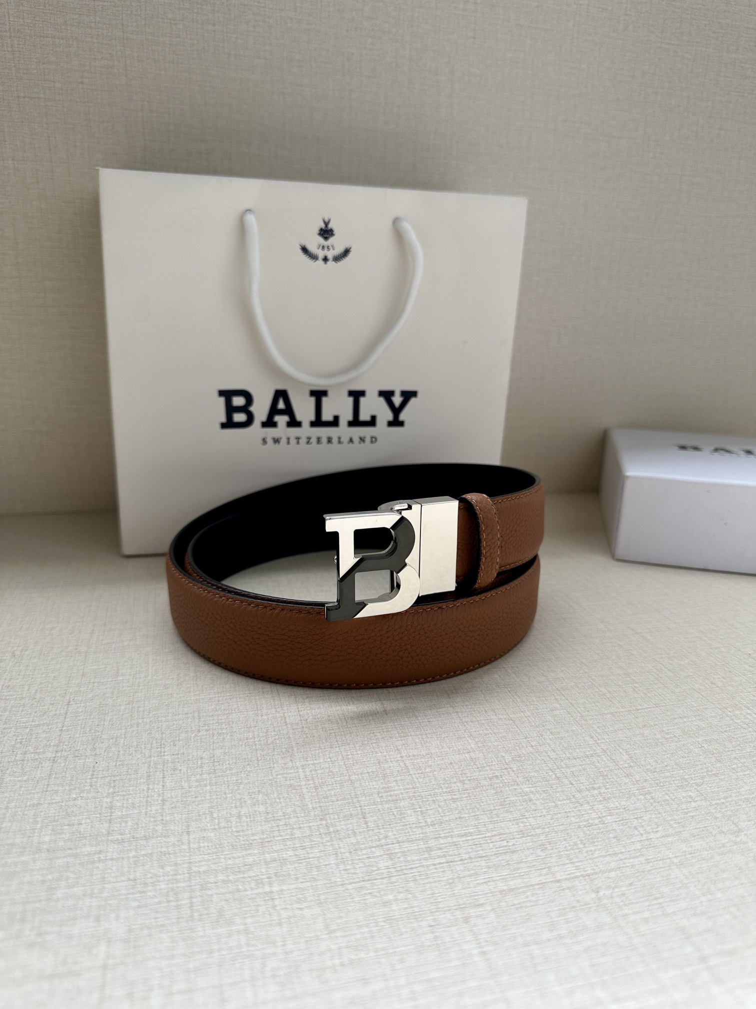 Bally Male Leather Belt Top Grain Leather M-l