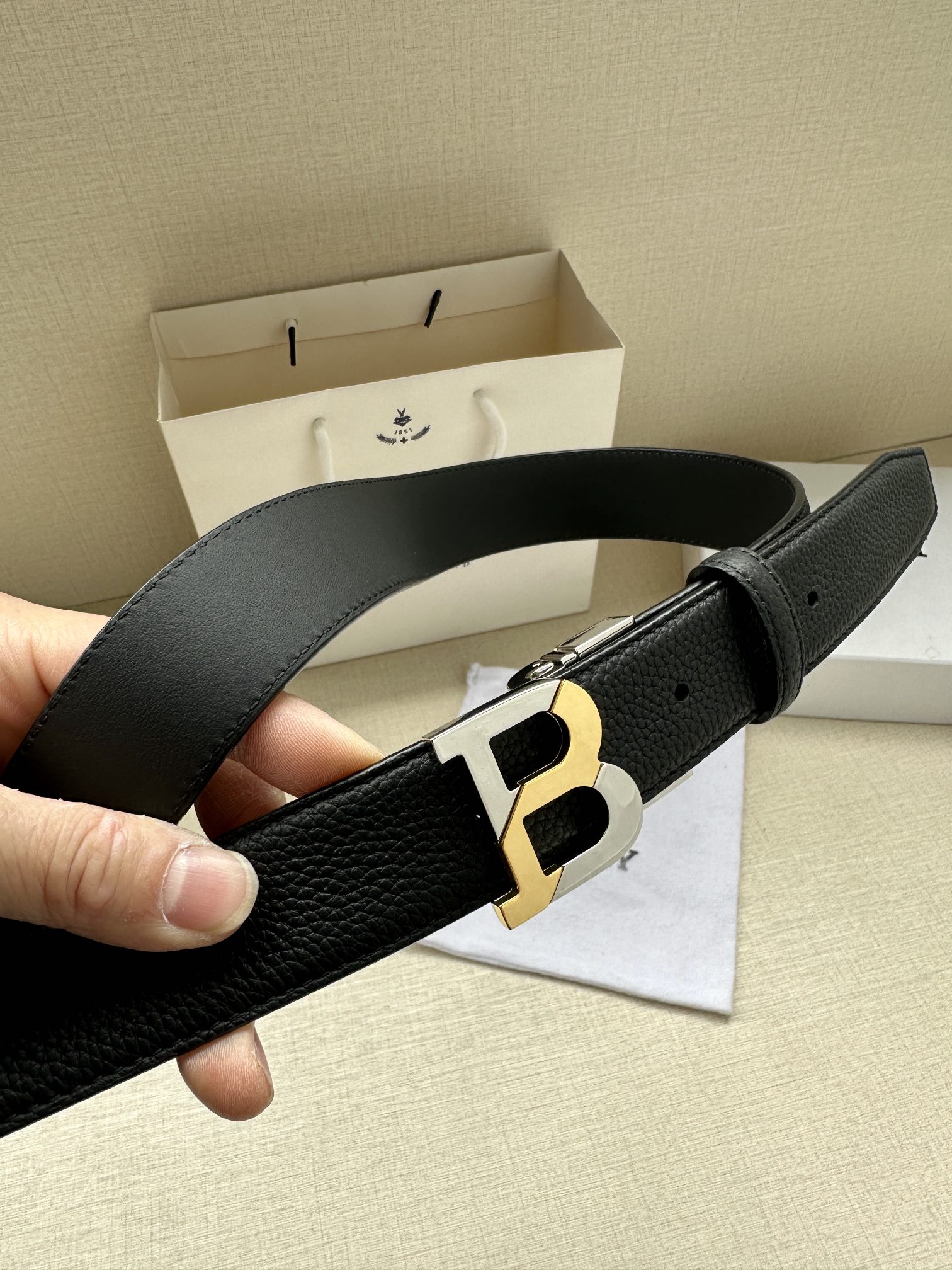 Bally Male Leather Belt Top Grain Leather M-l