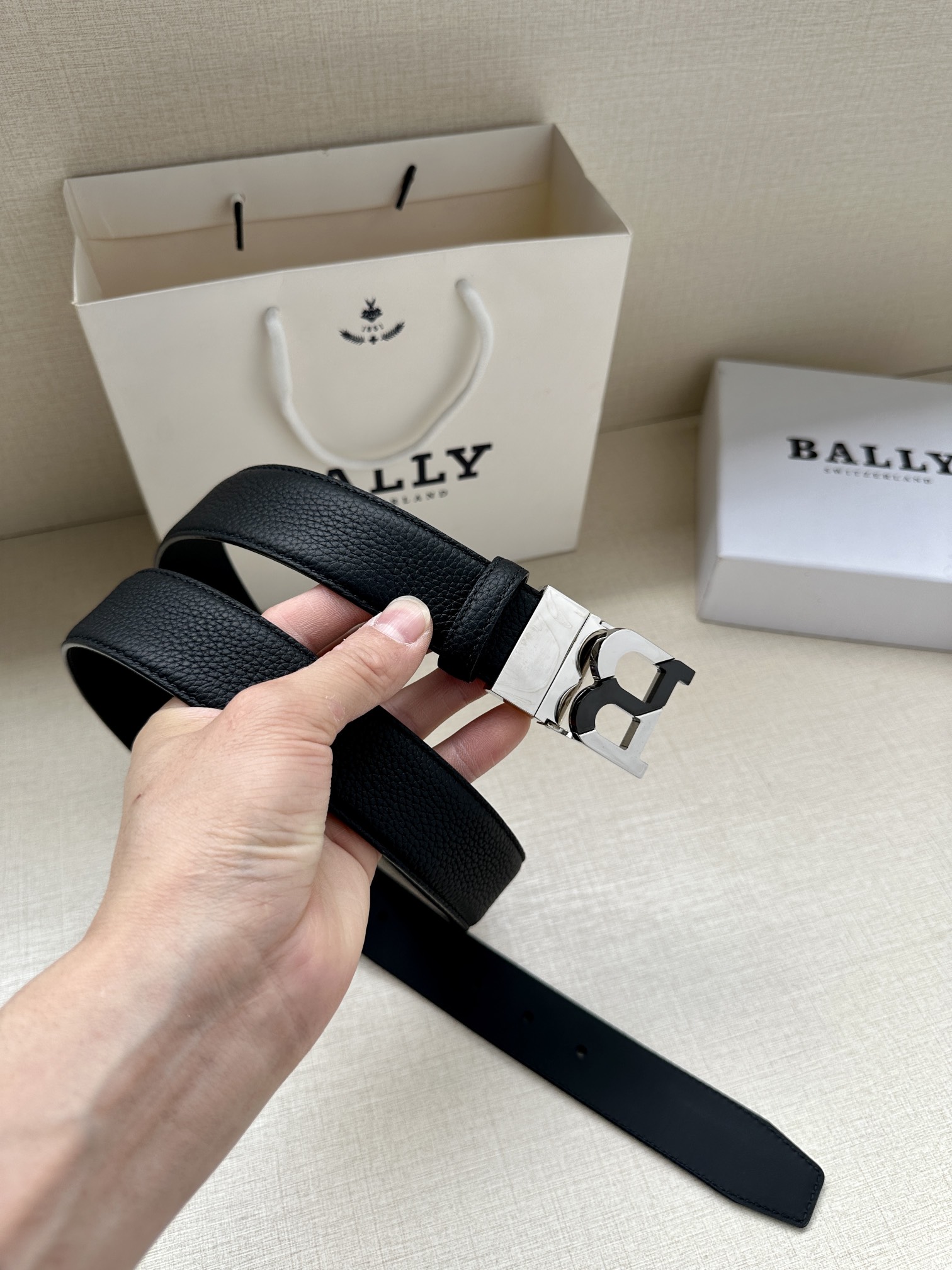 Bally Male Leather Belt Top Grain Leather M-l