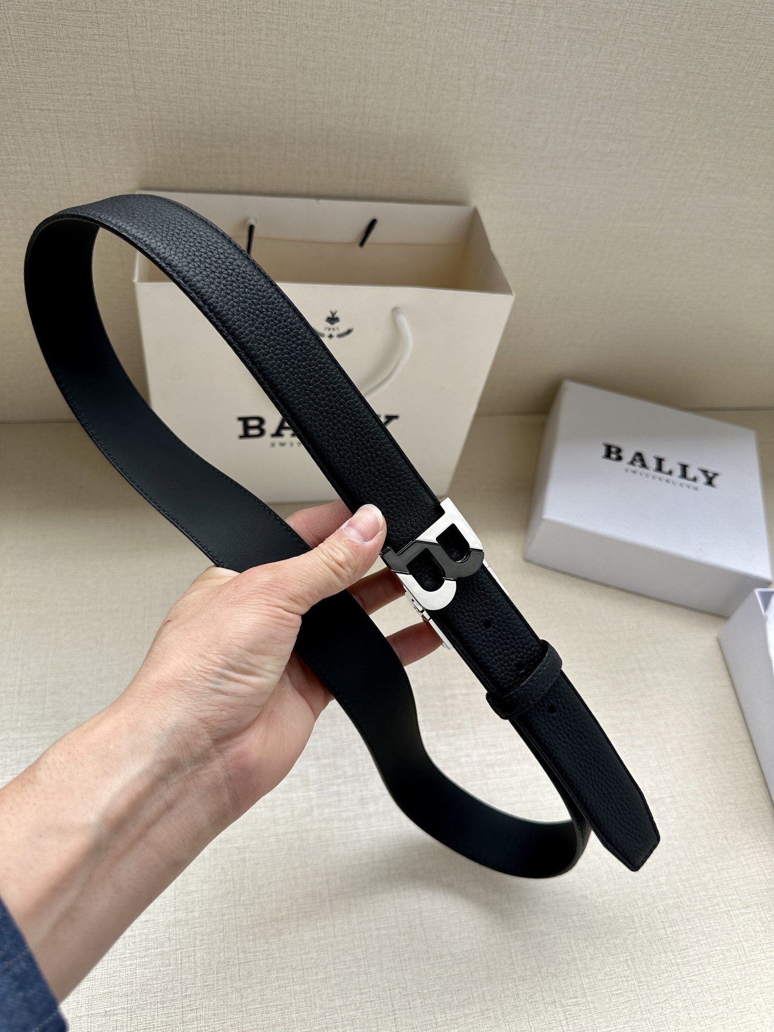 Bally Male Leather Belt Top Grain Leather M-l