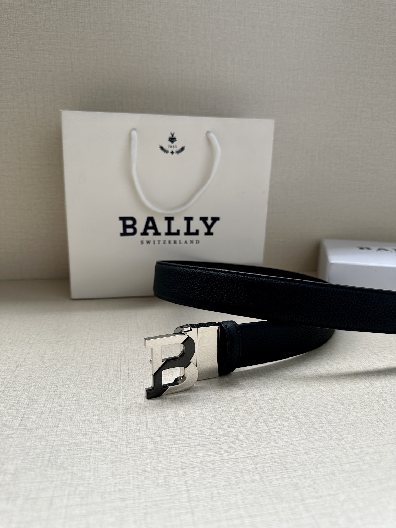 Bally Male Leather Belt Top Grain Leather M-l
