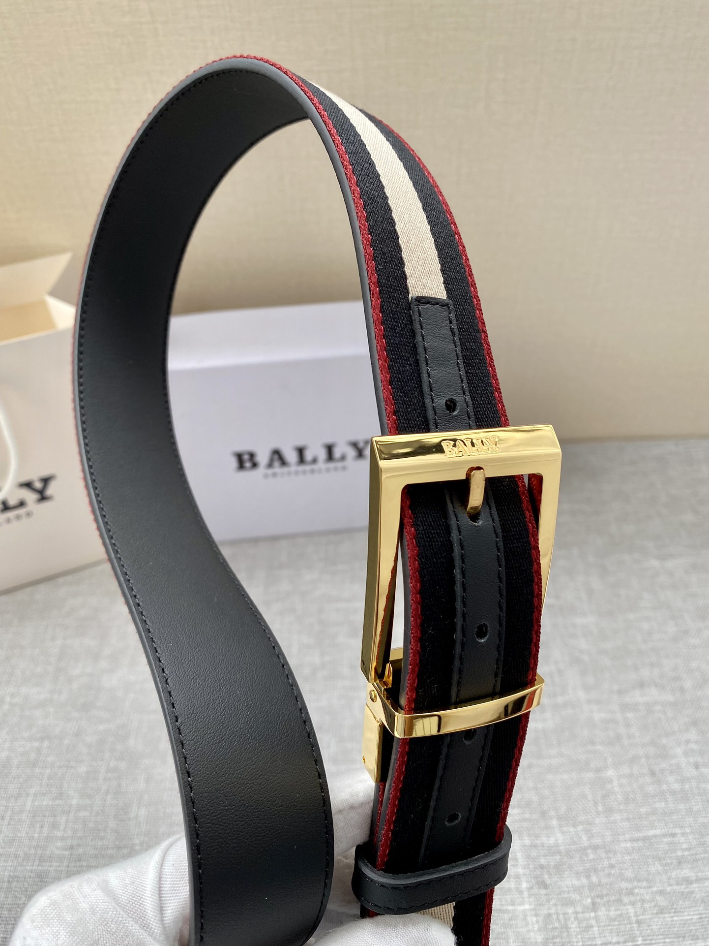 Bally Male Leather Belt M-l