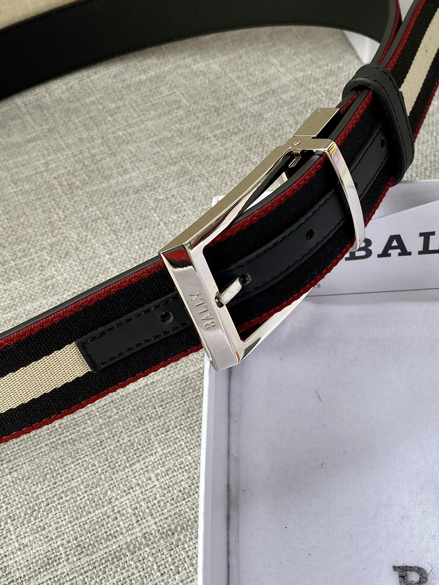 Bally Male Leather Belt M-l