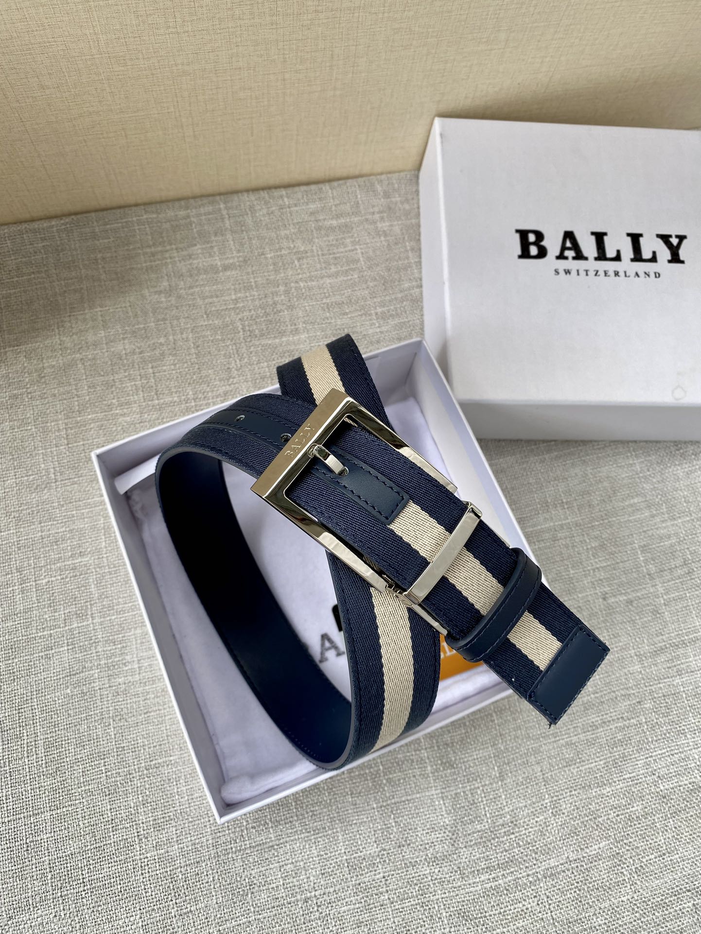 Bally Male Leather Belt M-l