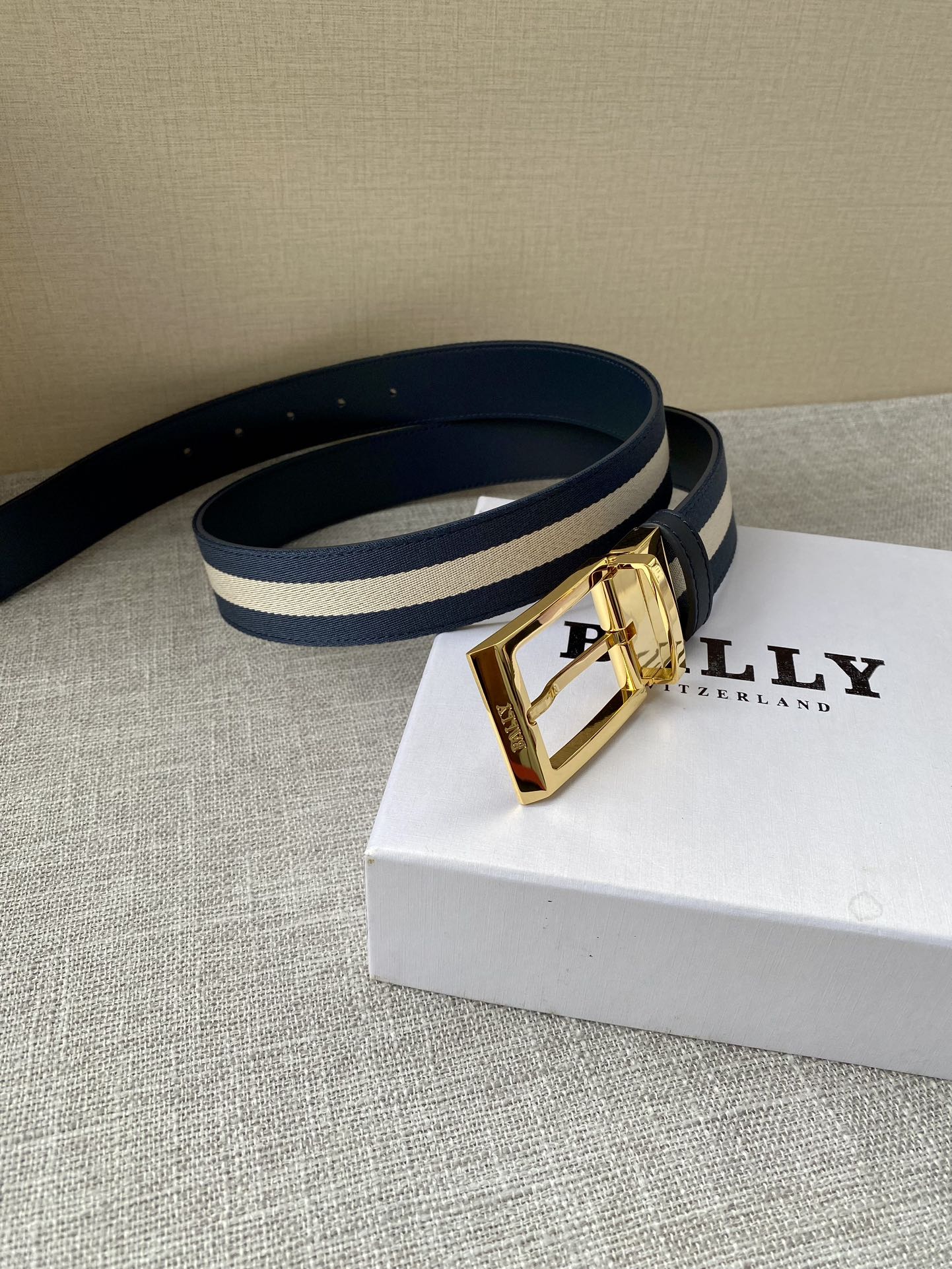 Bally Male Leather Belt M-l