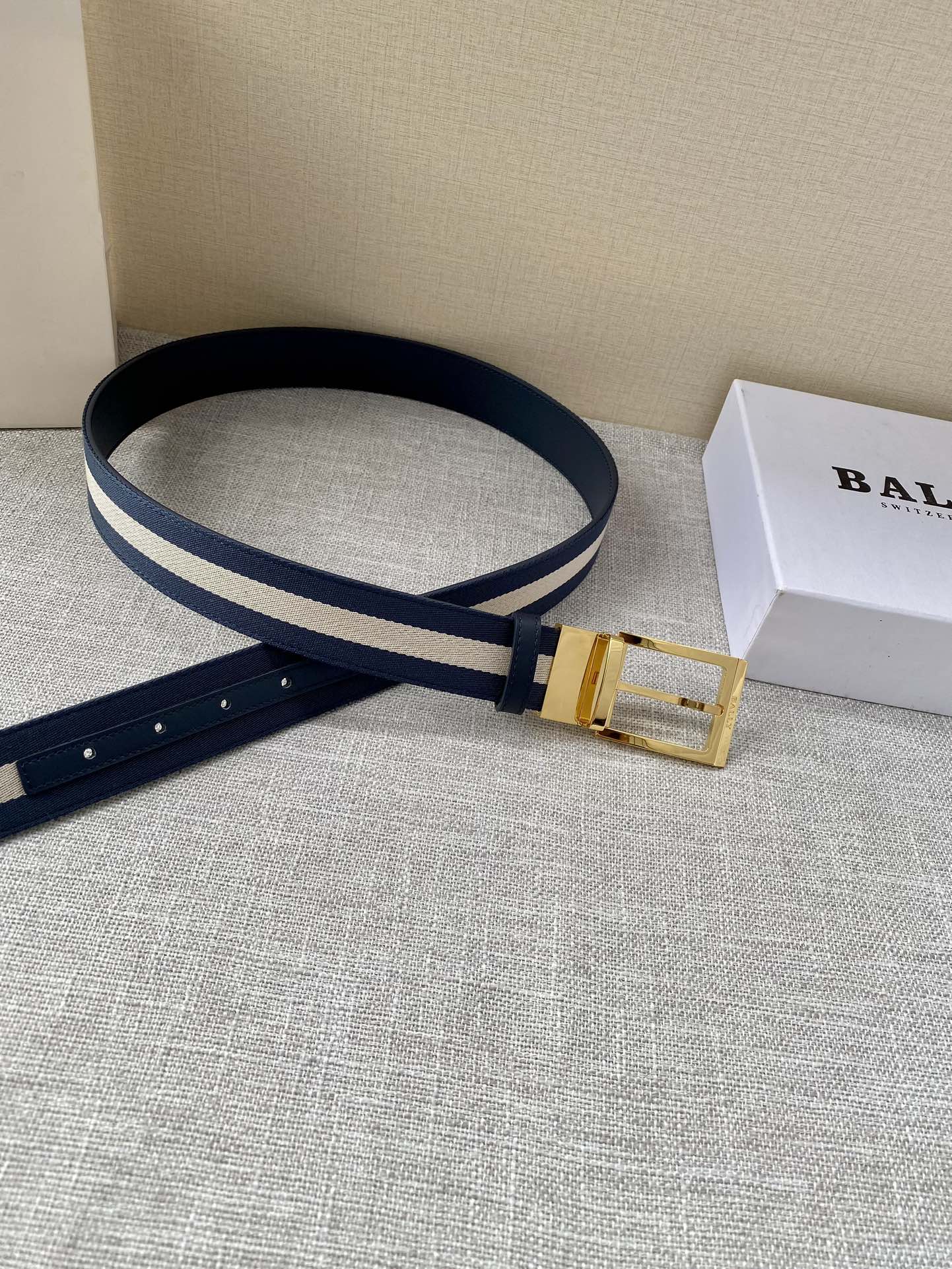 Bally Male Leather Belt M-l