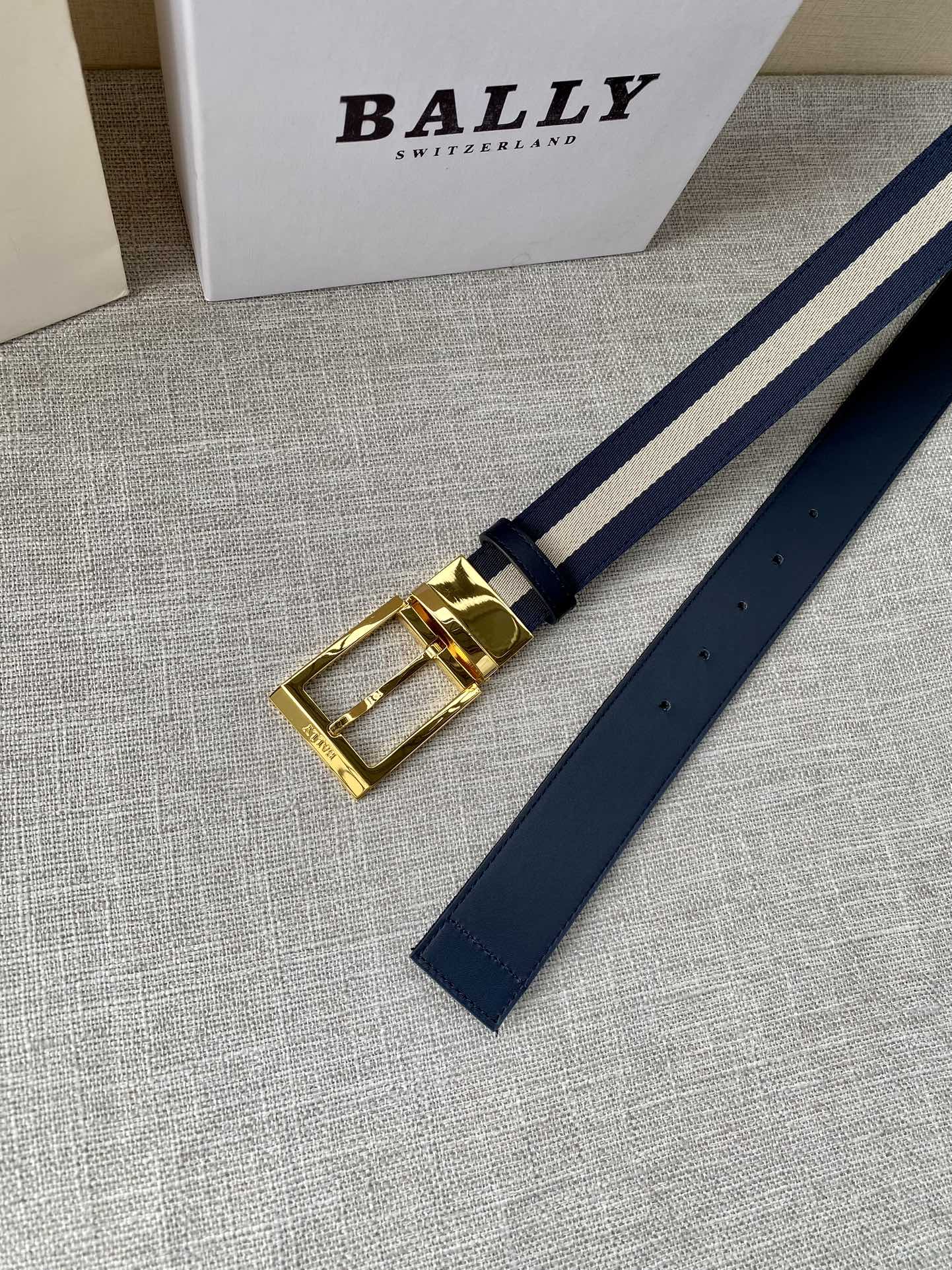 Bally Male Leather Belt M-l