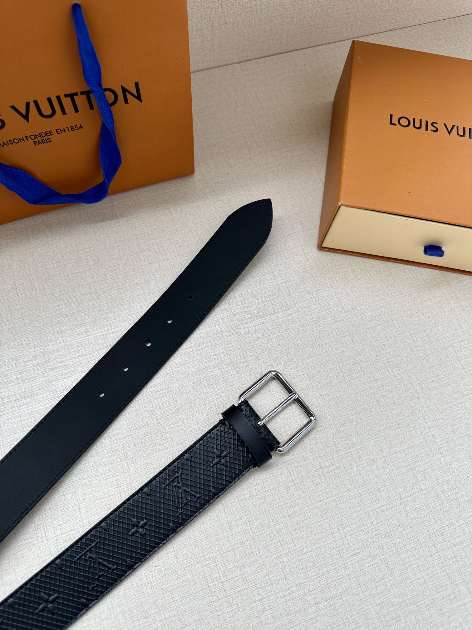 Louis Vuitton Male Pin Buckle Belt S-m-l