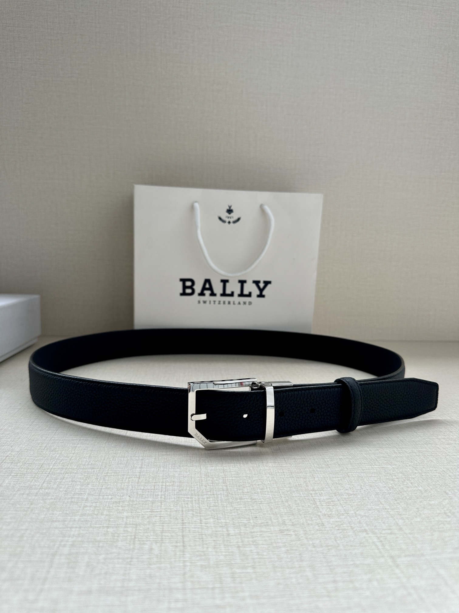 Bally Male Leather Belt M-l