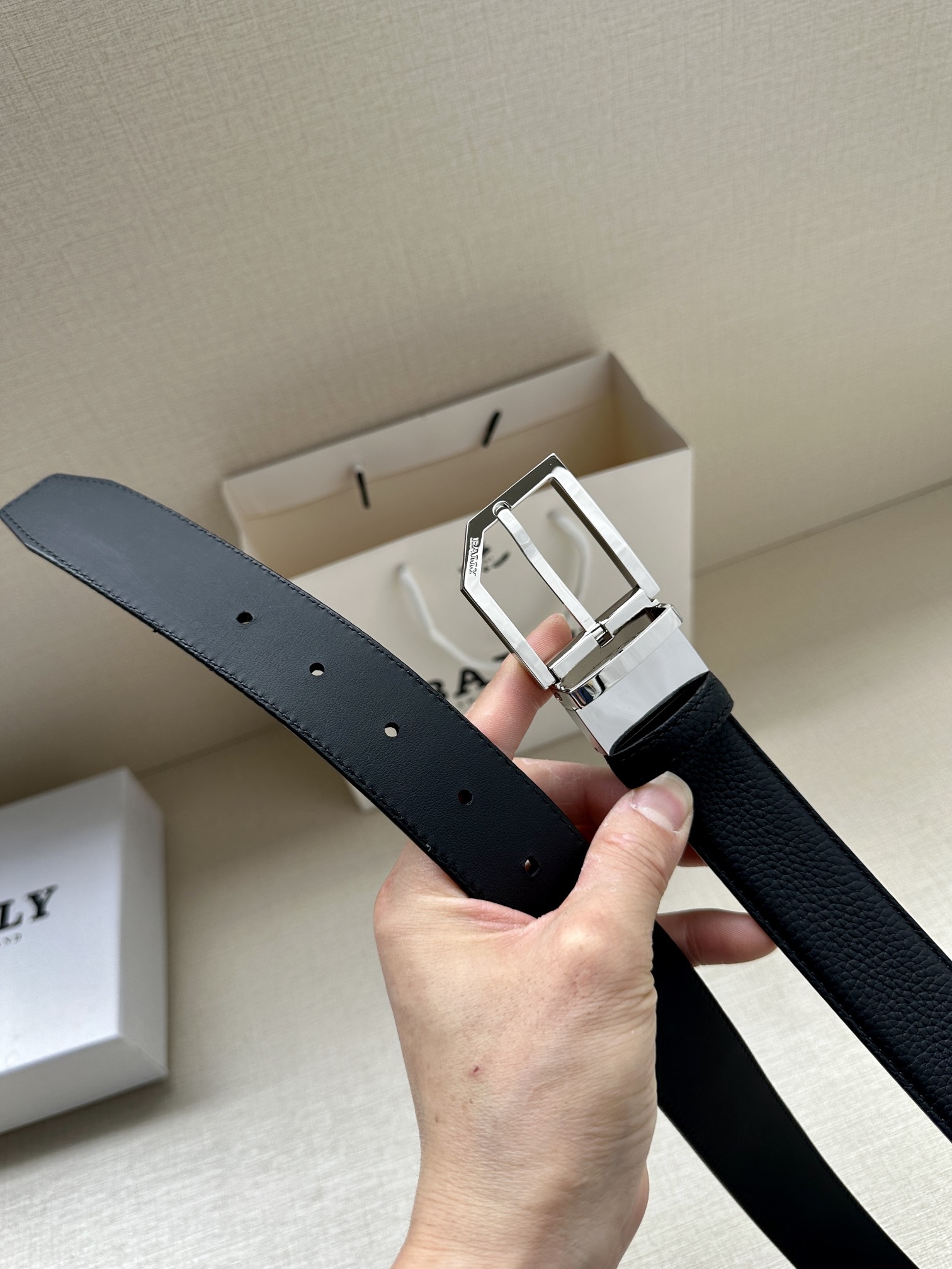 Bally Male Leather Belt M-l