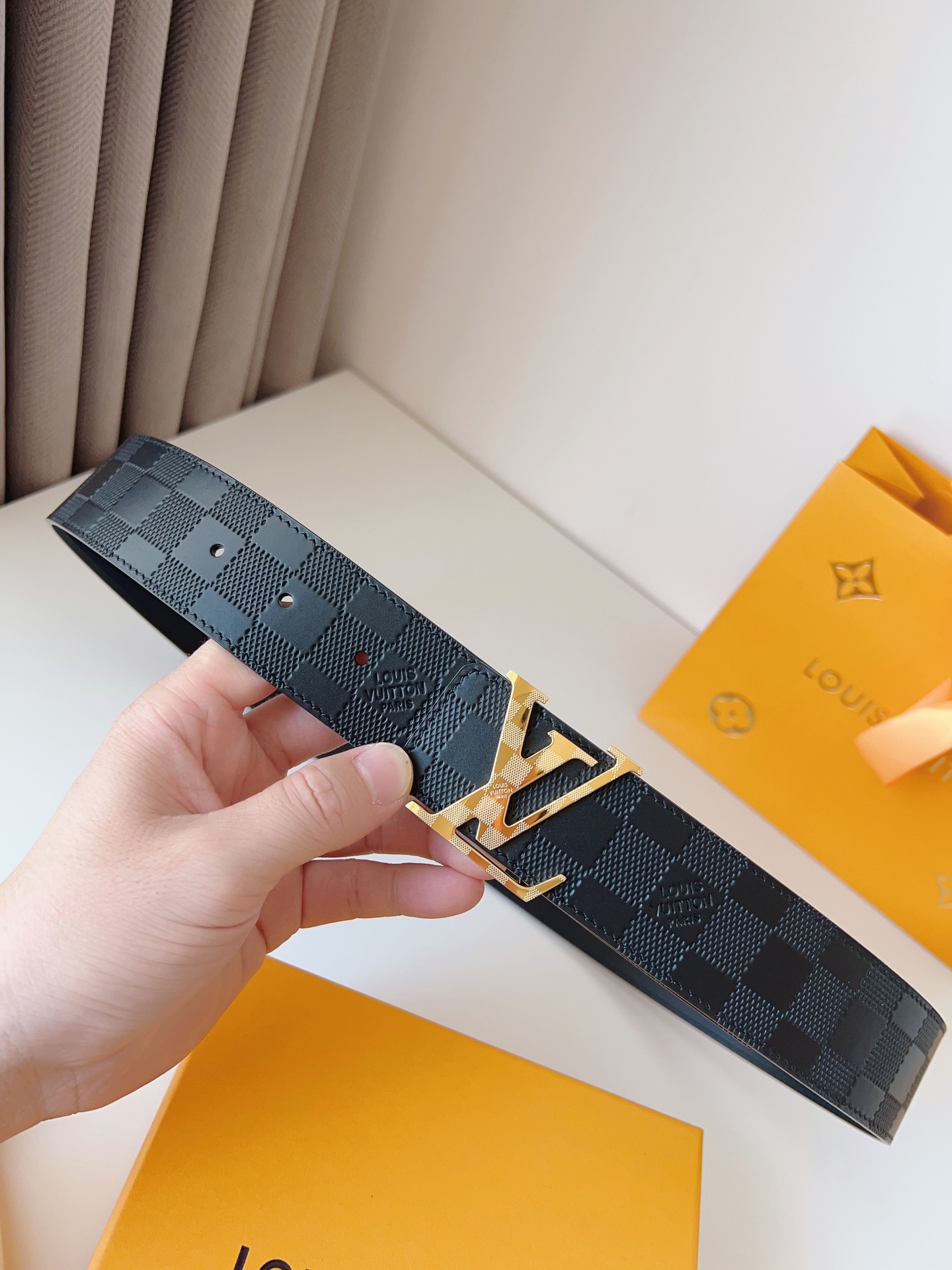 Louis Vuitton Basic Belt 40mm-l