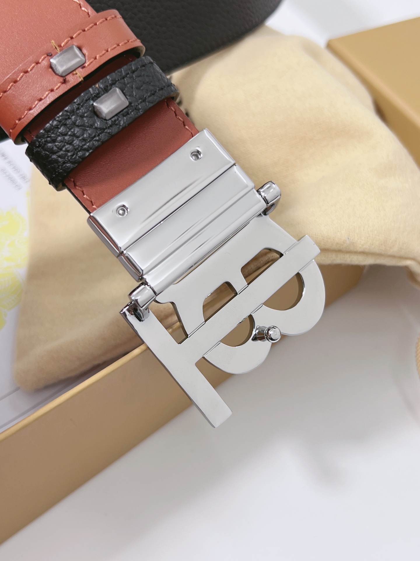 Burberry Basic Belt Top Grain Leather M