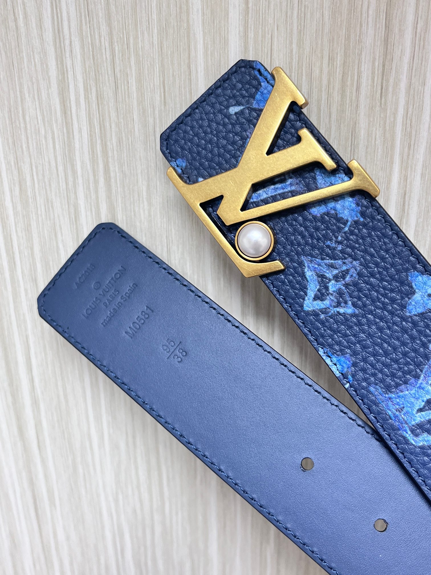 Louis Vuitton Basic Belt Cow Leather M