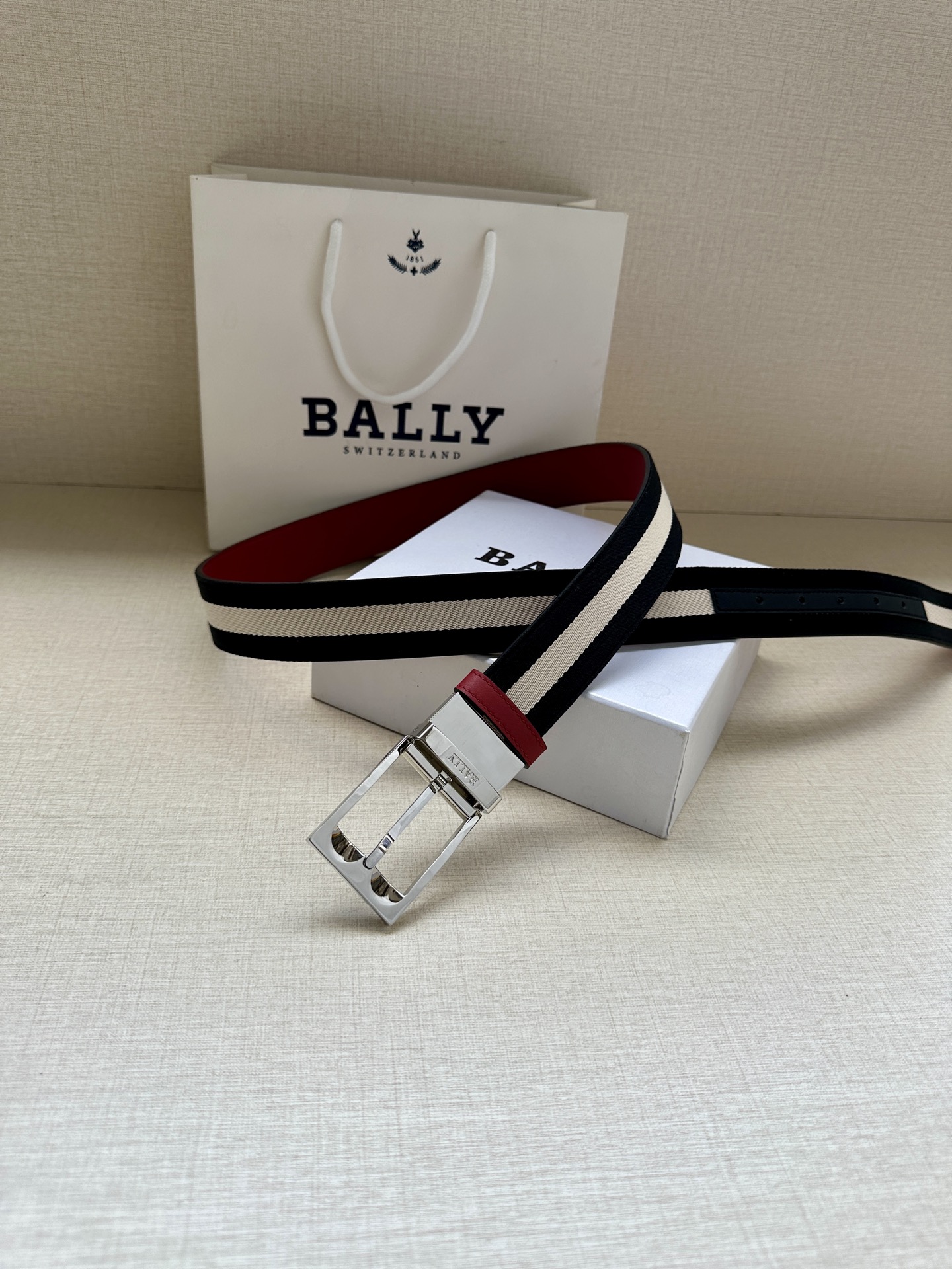 Bally Male Pin Buckle Belt Cow Leather M-l