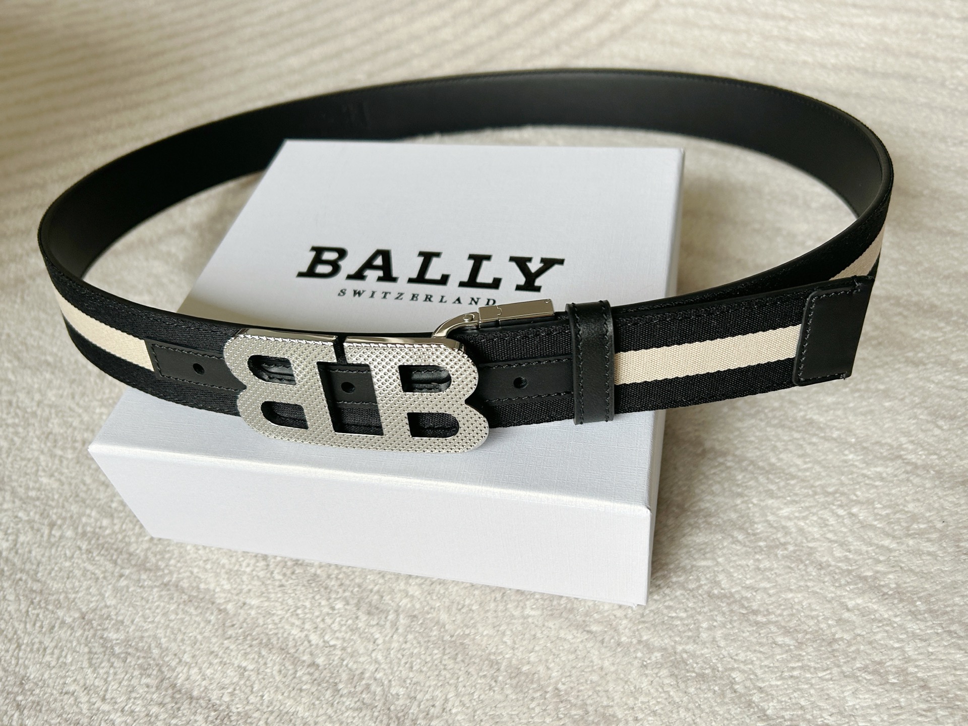 Bally Male Leather Belt Top Grain Leather M-l