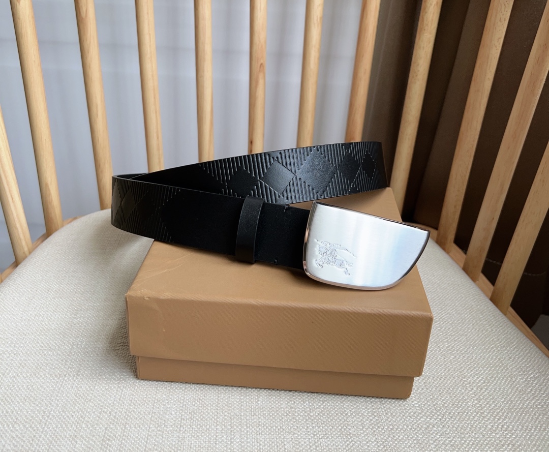 Burberry Basic Belt M