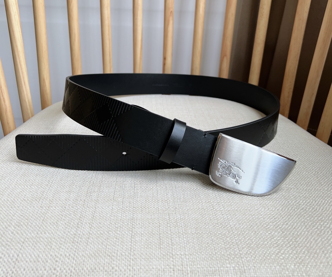 Burberry Basic Belt M