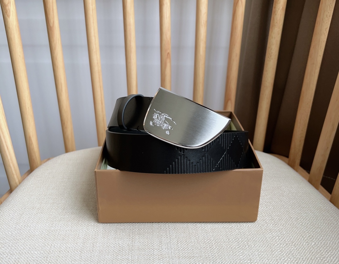 Burberry Basic Belt M