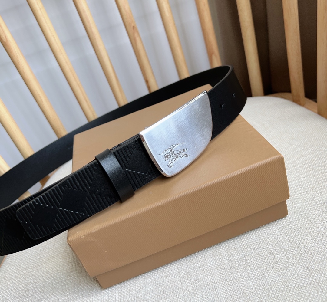 Burberry Basic Belt M