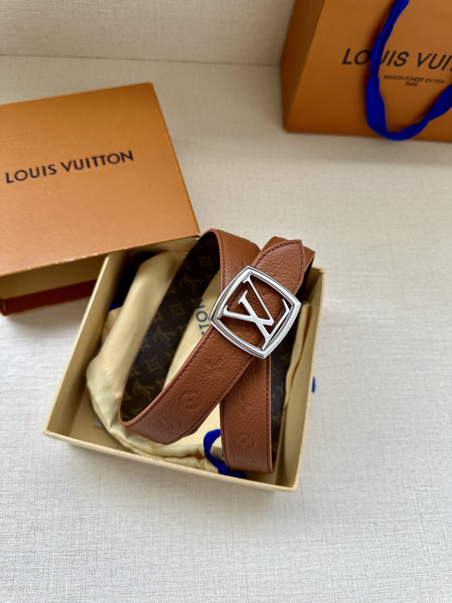 Louis Vuitton Female Basic Belt Cow Leather M-l