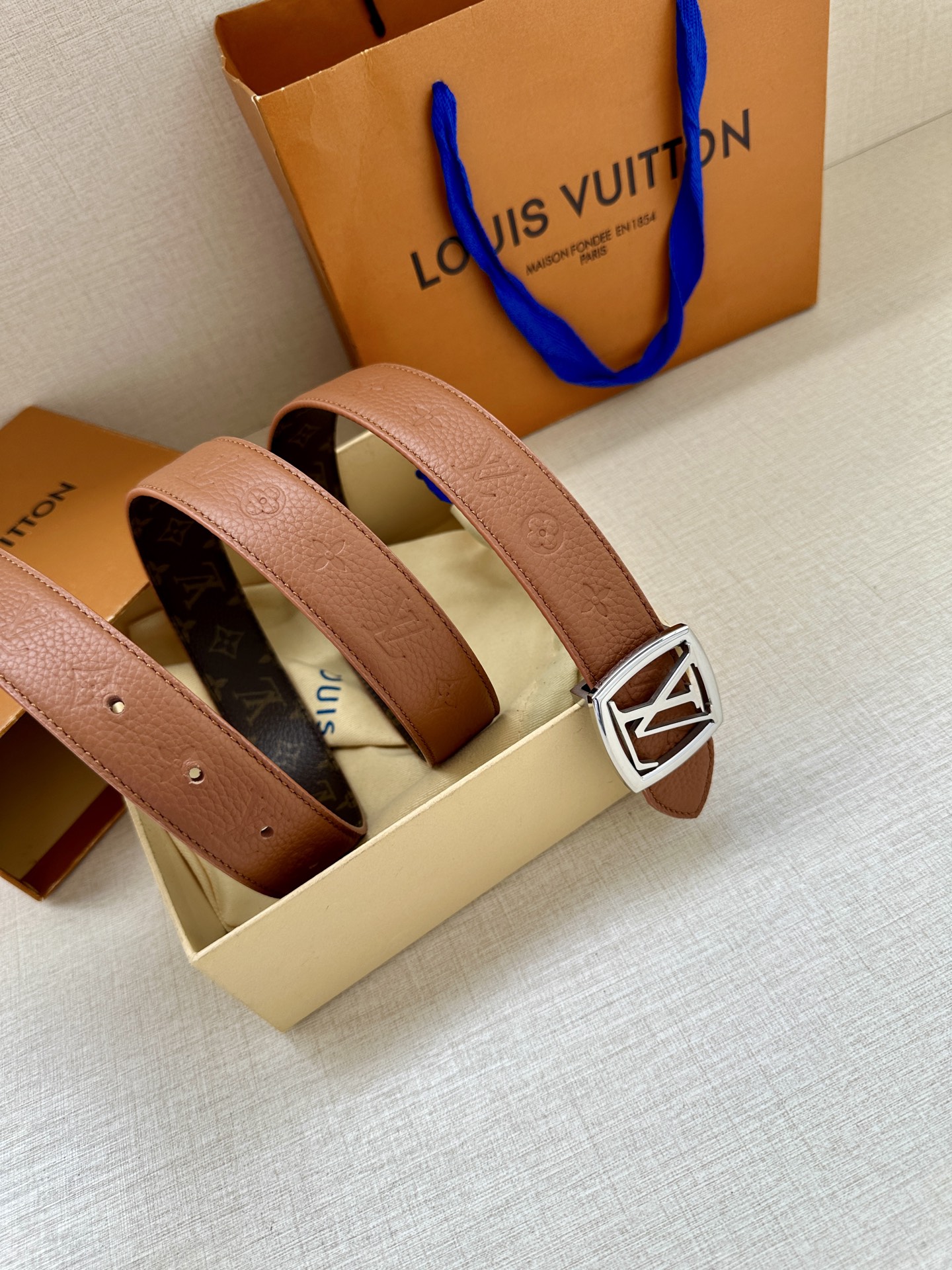 Louis Vuitton Female Basic Belt Cow Leather M-l