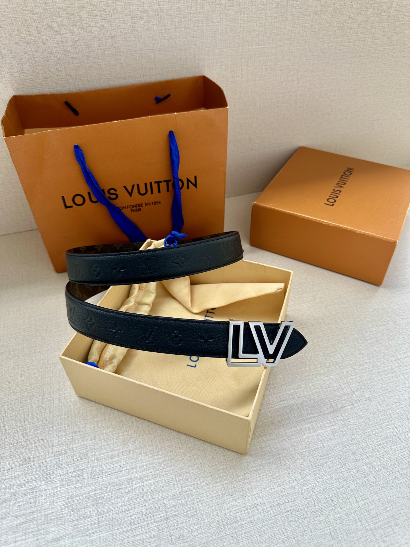 Louis Vuitton Female Basic Belt Cow Leather M-l