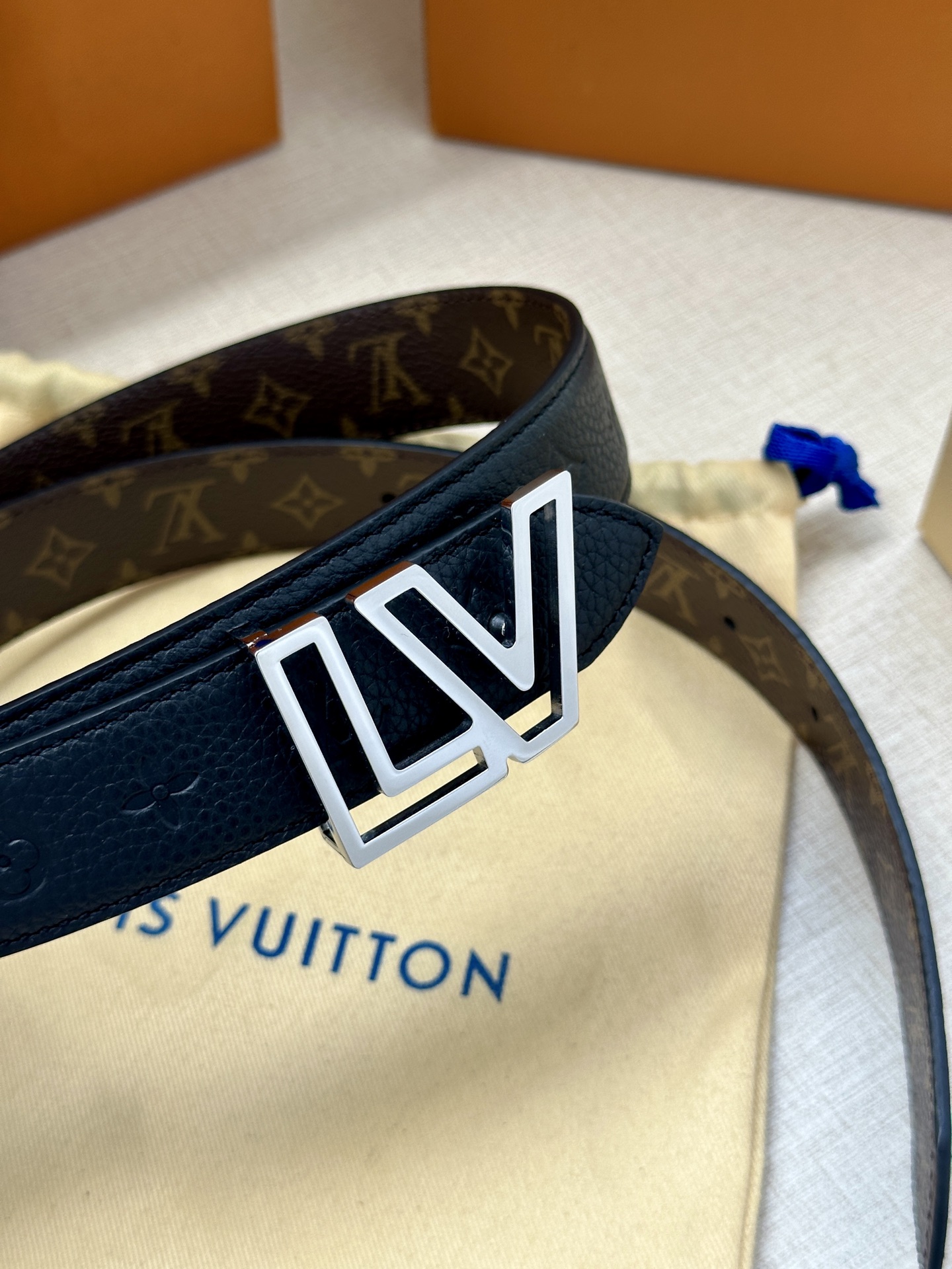 Louis Vuitton Female Basic Belt Cow Leather M-l