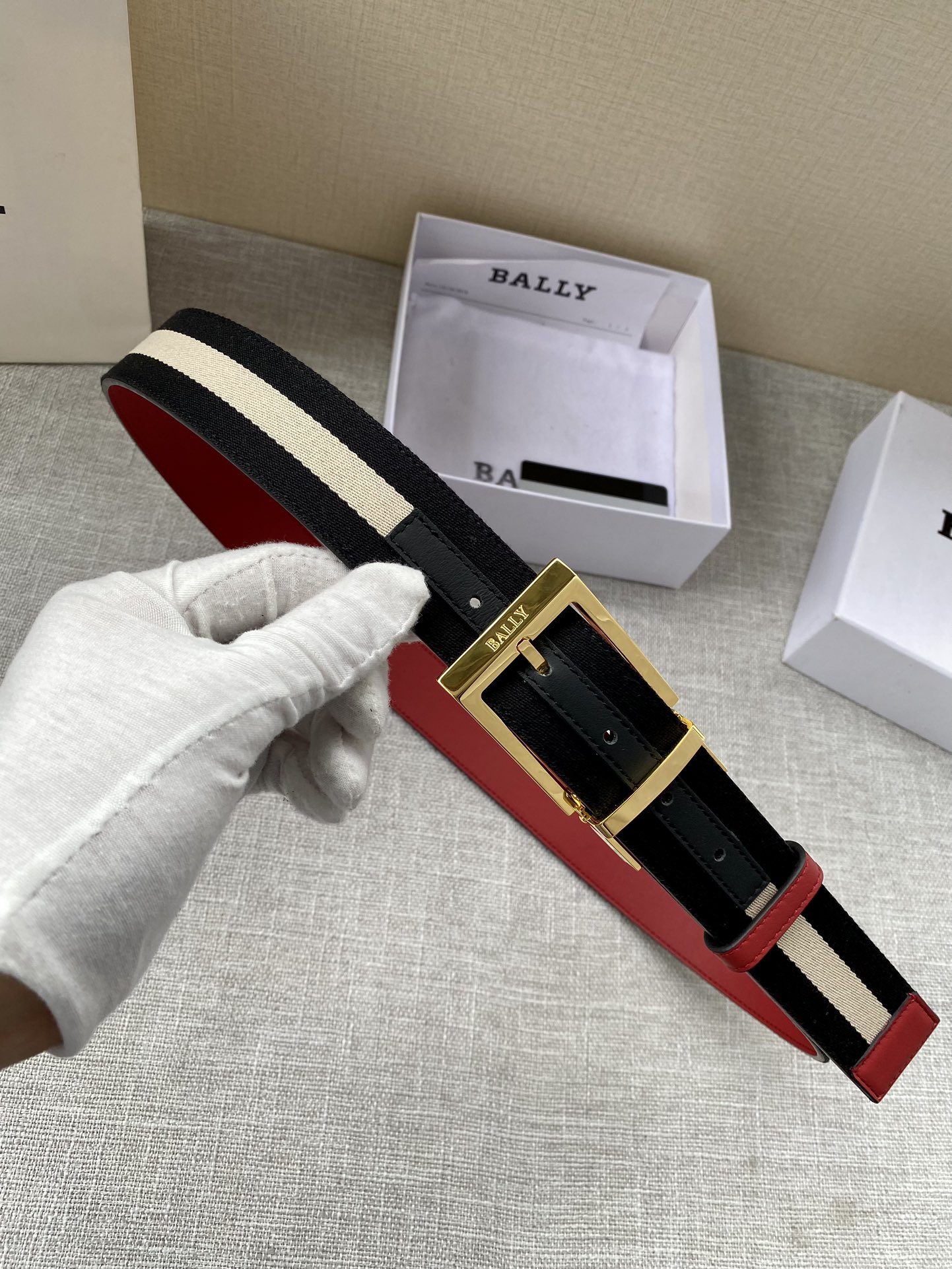 Bally Male Leather Belt M-l