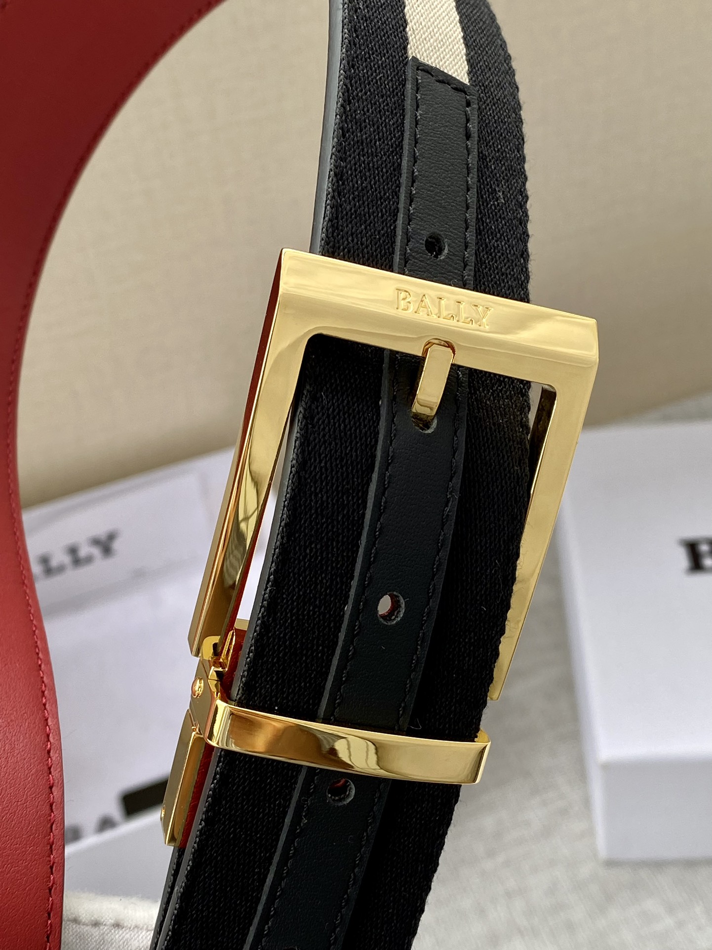 Bally Male Leather Belt M-l