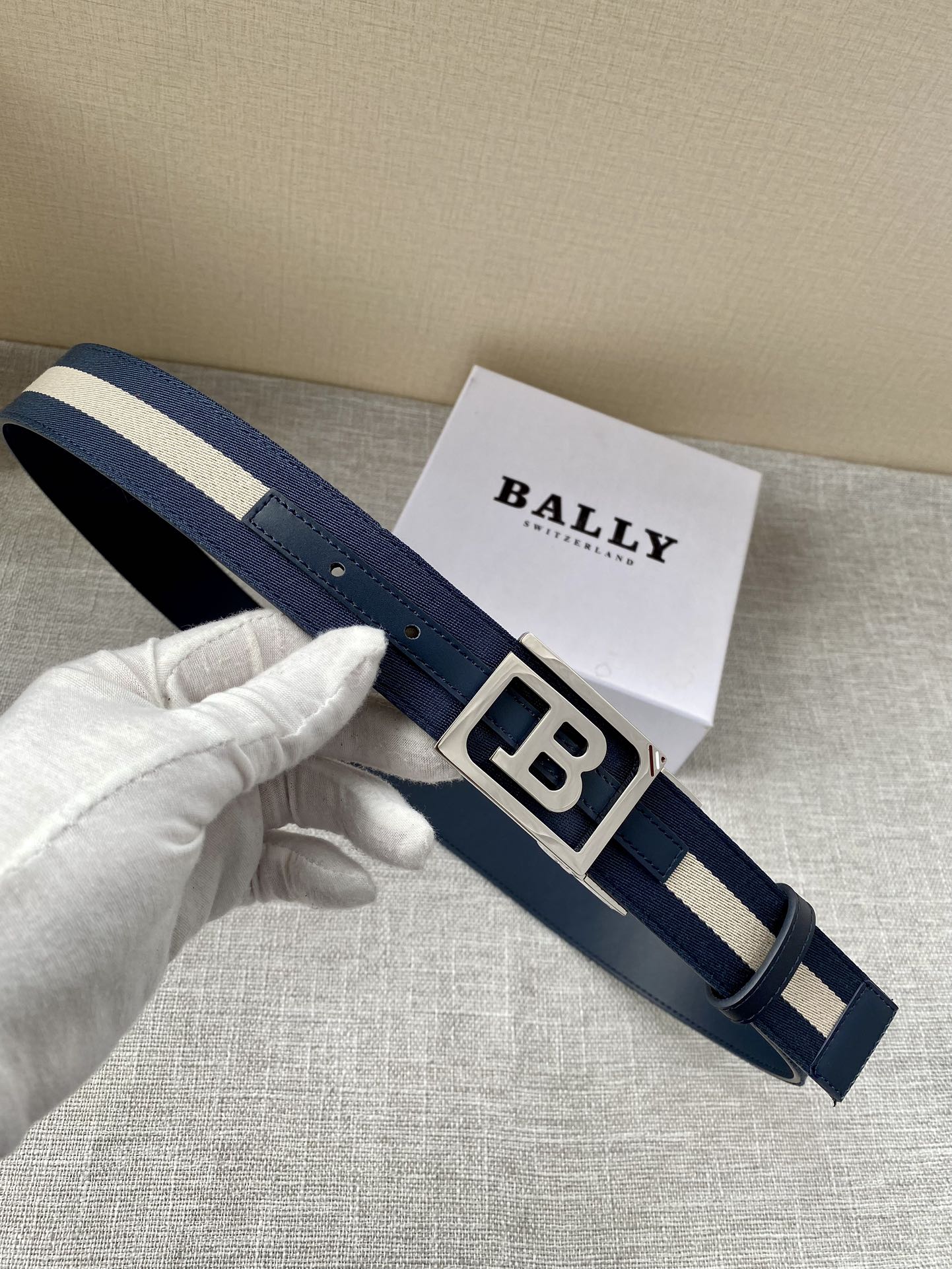 Bally Male Leather Belt M-l