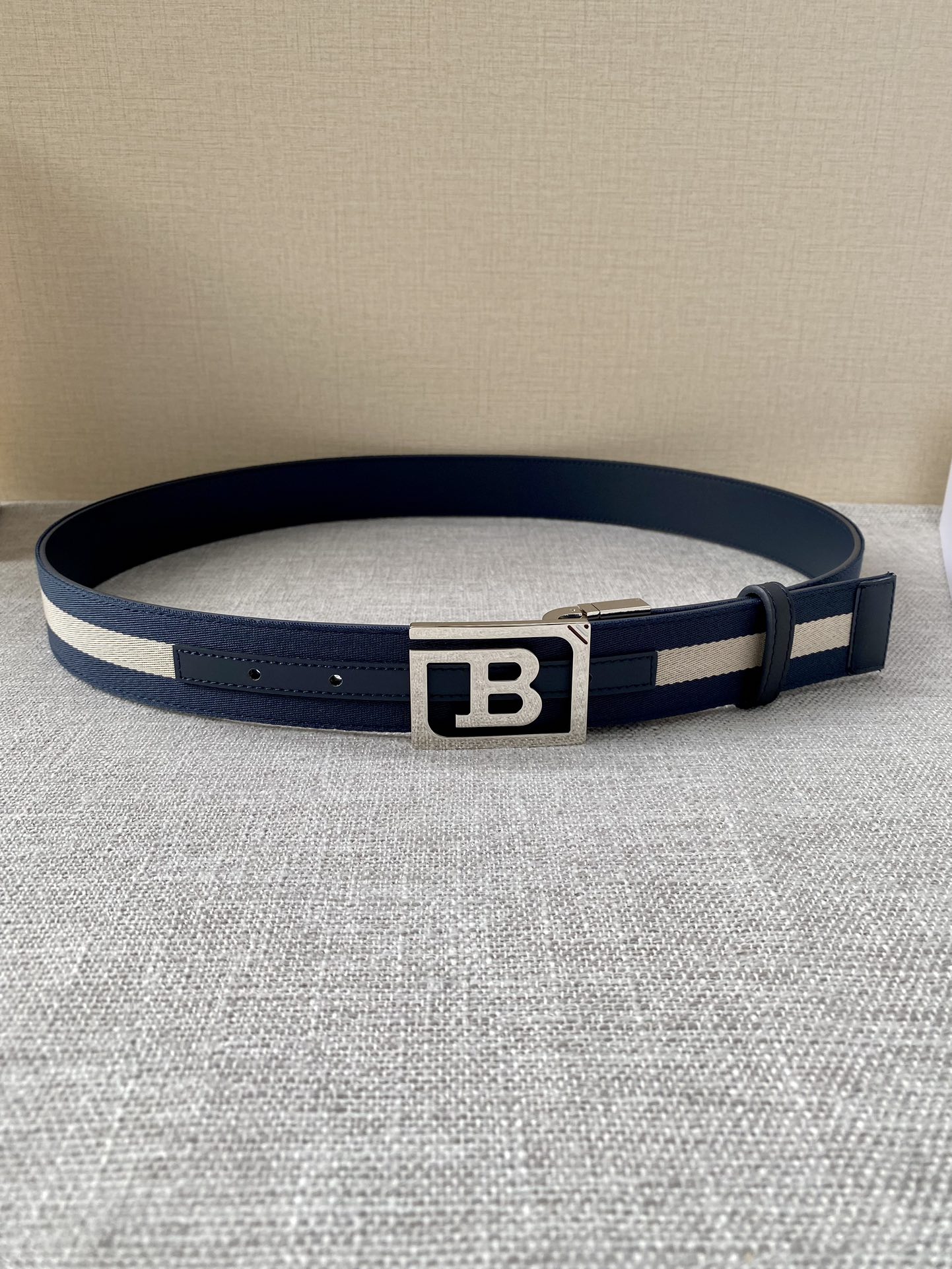 Bally Male Leather Belt M-l