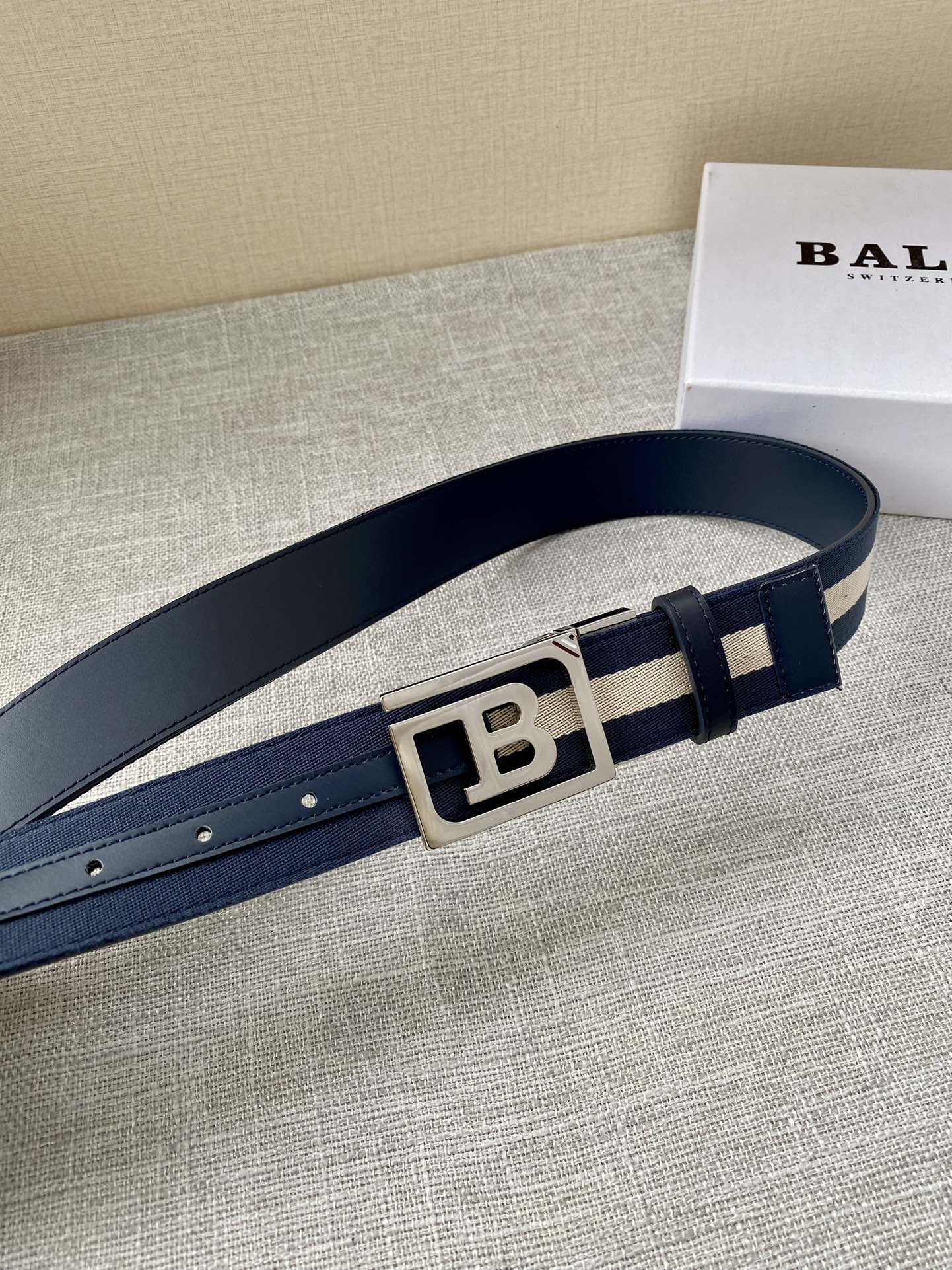 Bally Male Leather Belt M-l