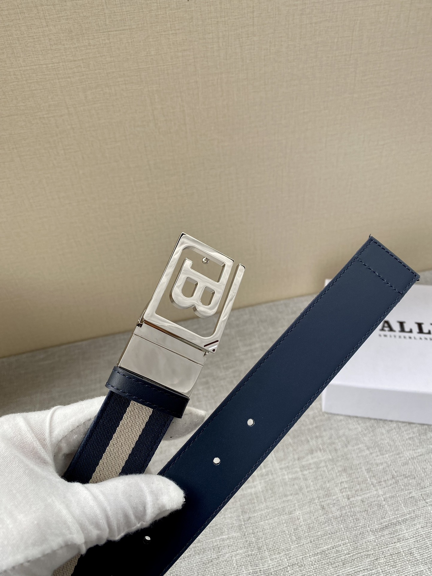 Bally Male Leather Belt M-l