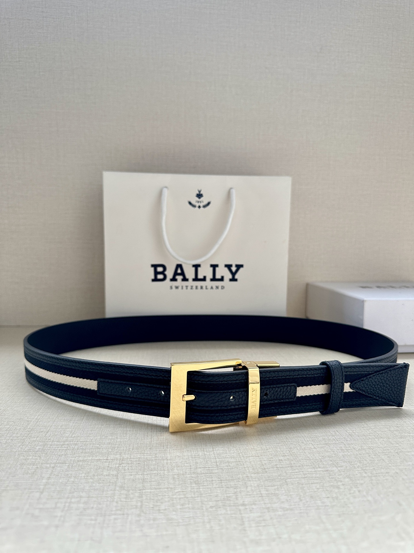 Bally Male Pin Buckle Belt Cow Leather M-l
