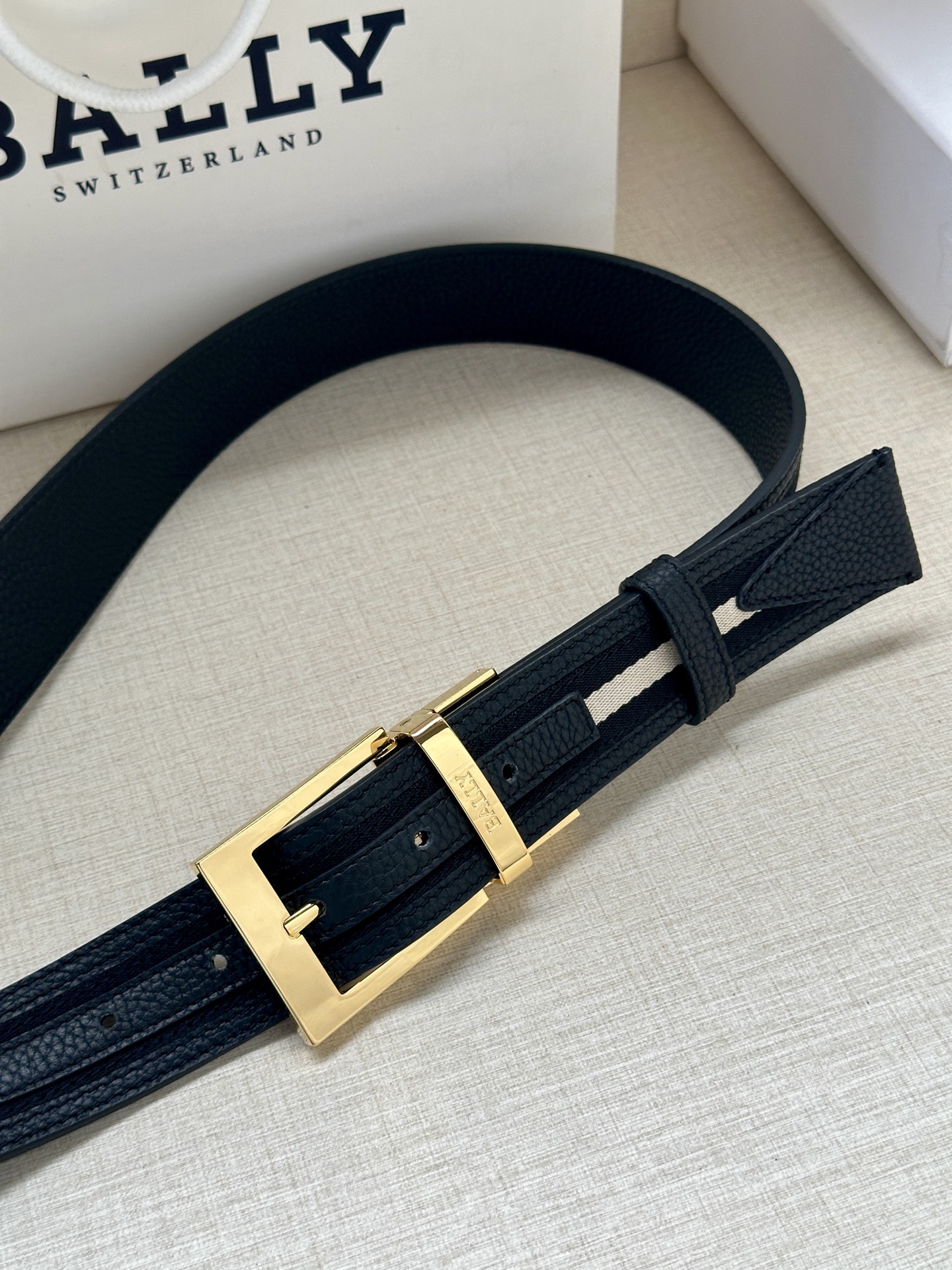 Bally Male Pin Buckle Belt Cow Leather M-l