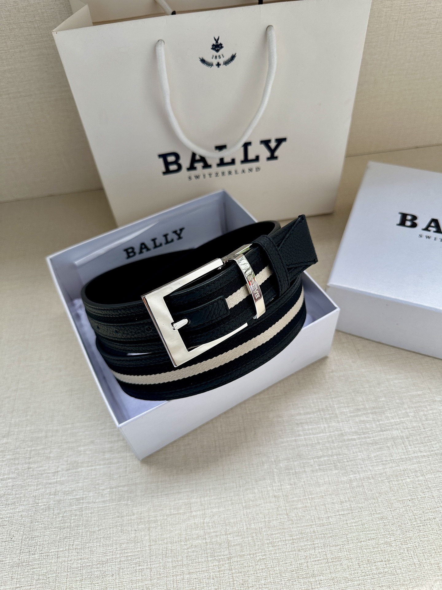 Bally Male Pin Buckle Belt Cow Leather M-l