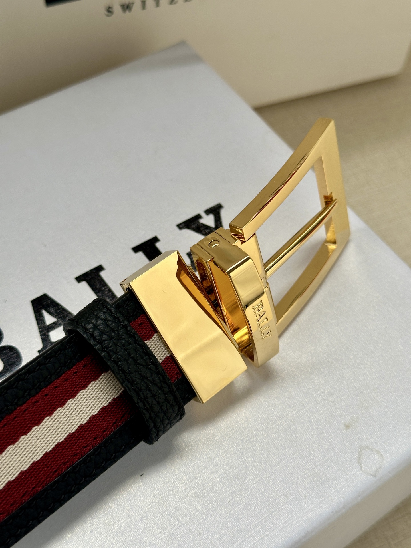 Bally Male Pin Buckle Belt Cow Leather M-l