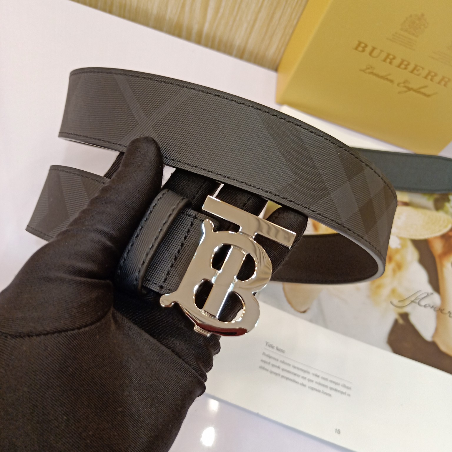 Burberry Leather Belt S-m