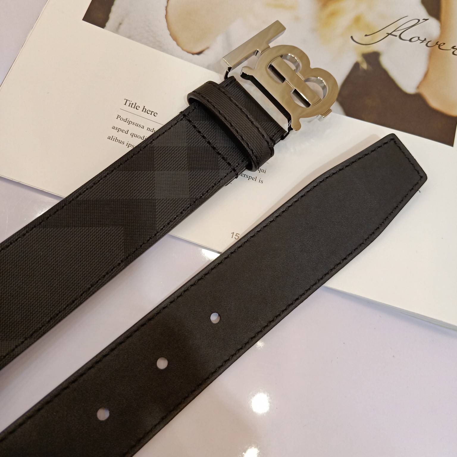 Burberry Leather Belt S-m