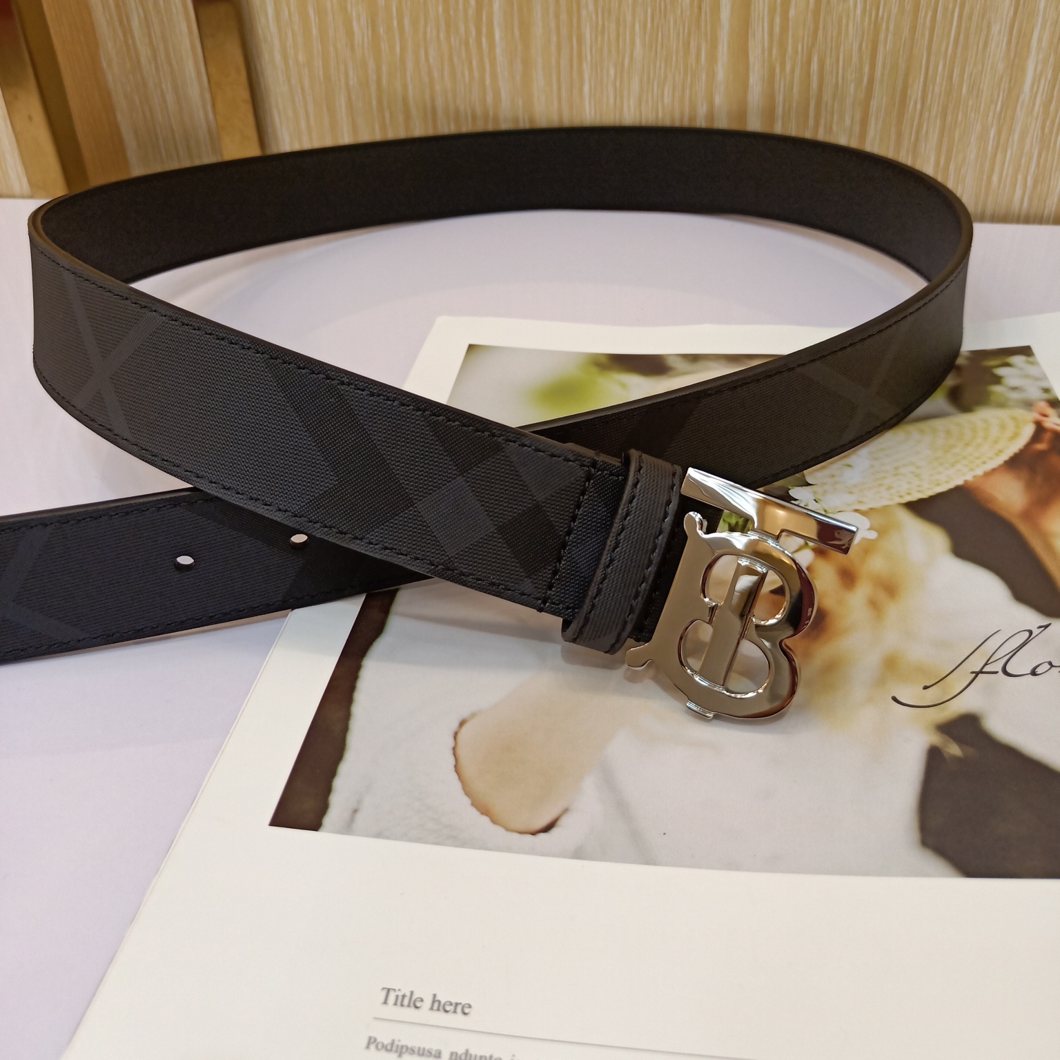 Burberry Leather Belt S-m