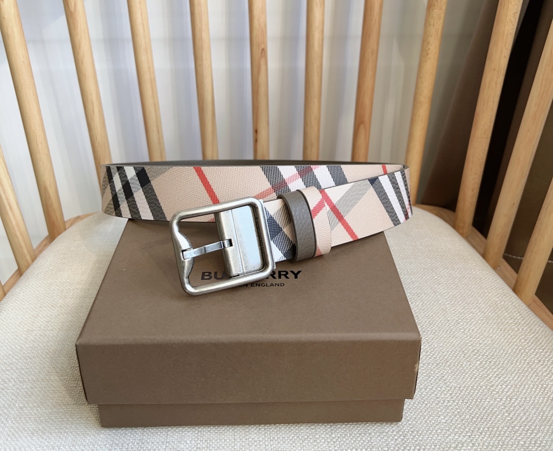 Burberry Basic Belt Cow Leather M