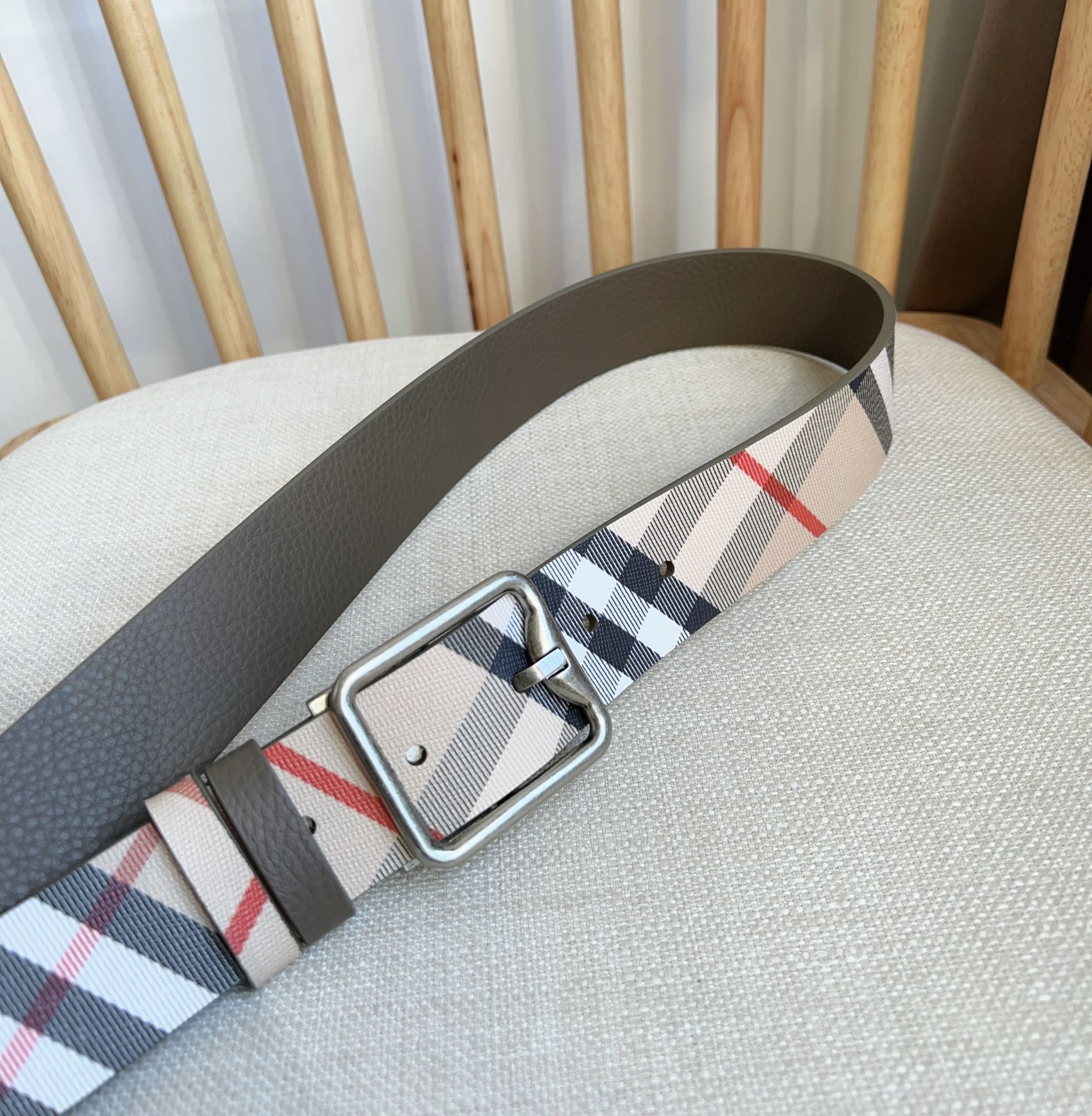 Burberry Basic Belt Cow Leather M