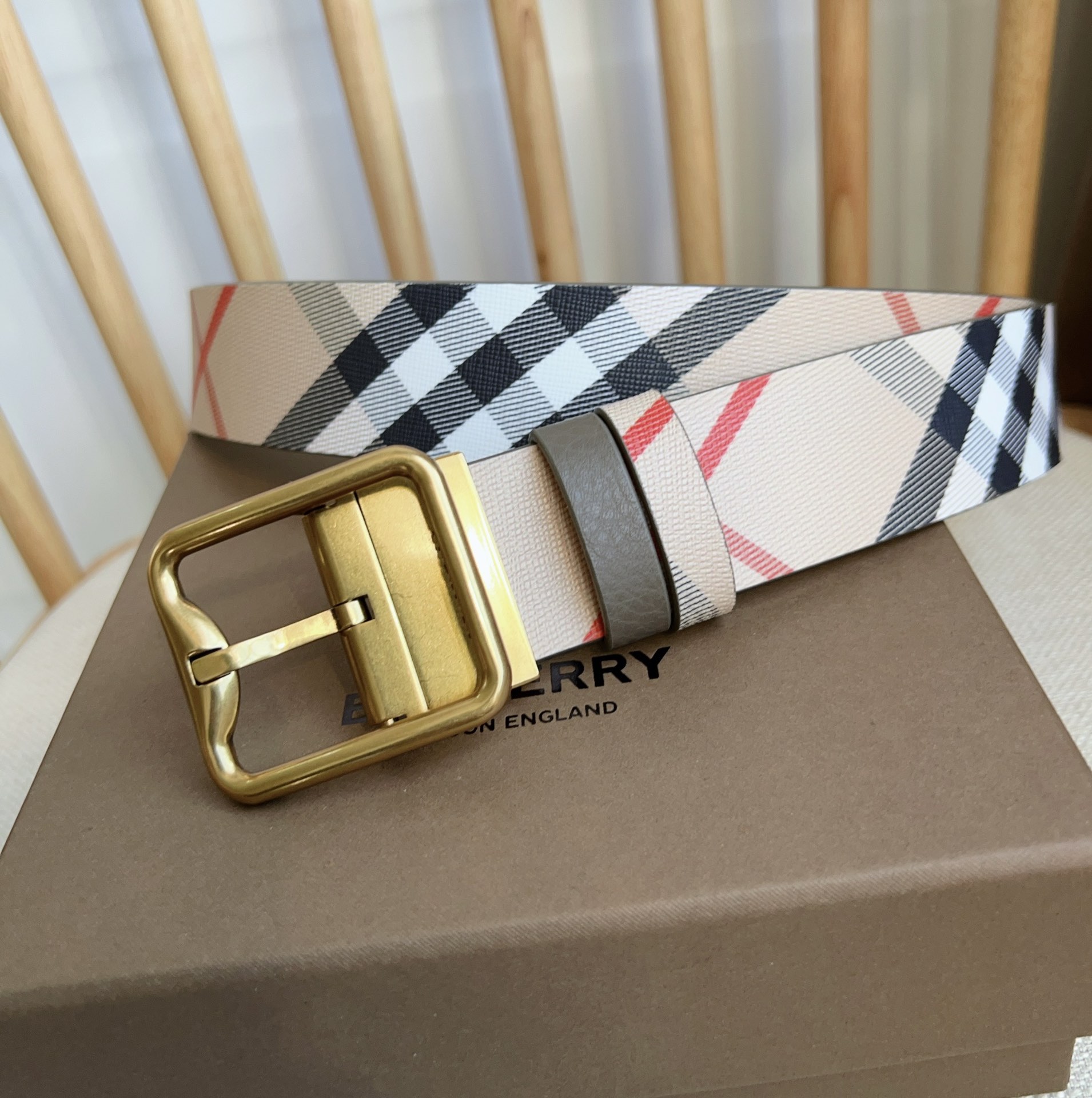 Burberry Basic Belt Cow Leather M