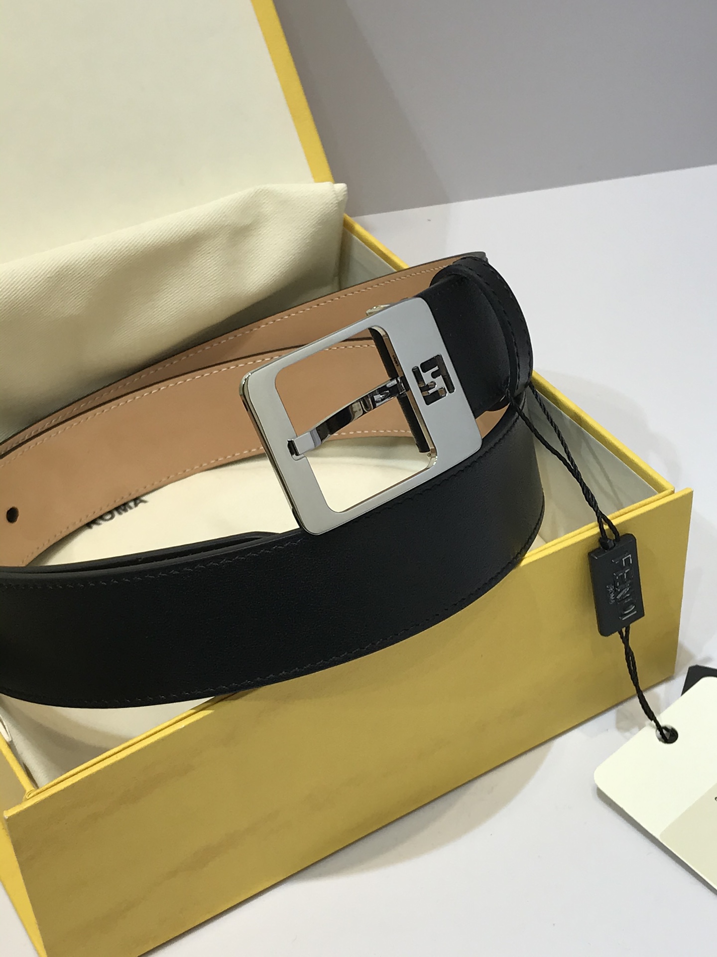 Salvatore Ferragamo Leather Belt Cow Leather 35mm