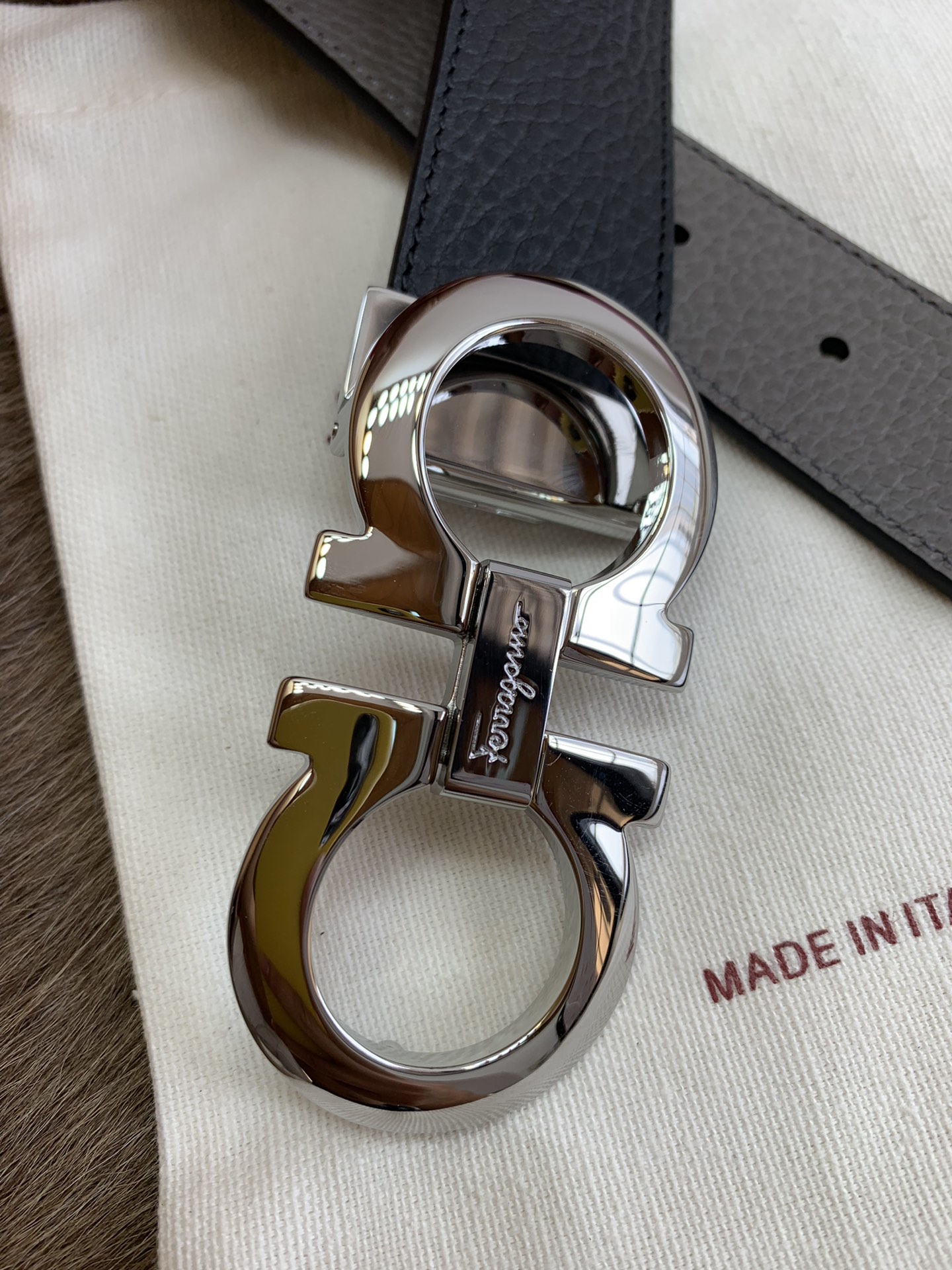 Salvatore Ferragamo Male Leather Belt M