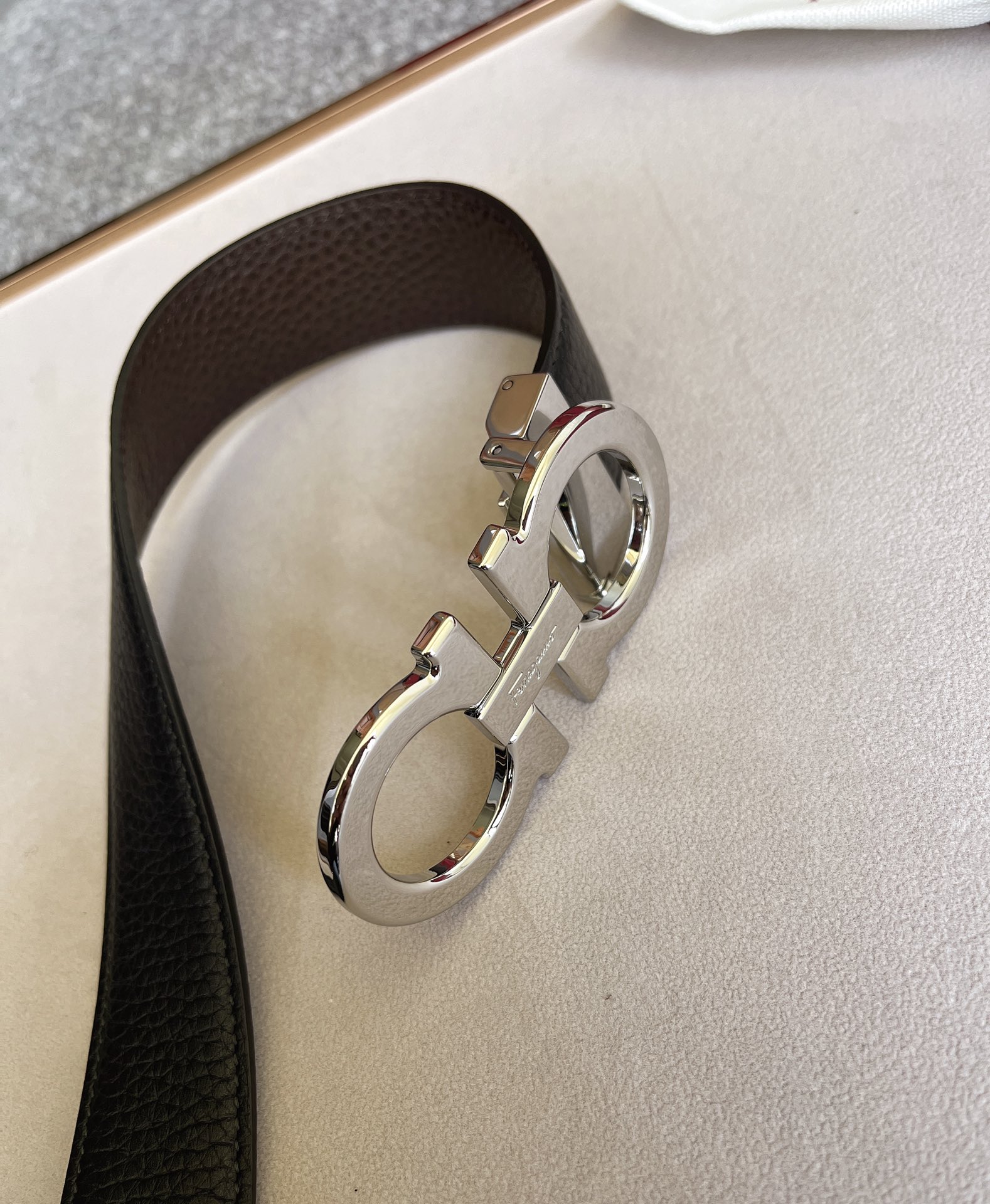 Salvatore Ferragamo Male Leather Belt M