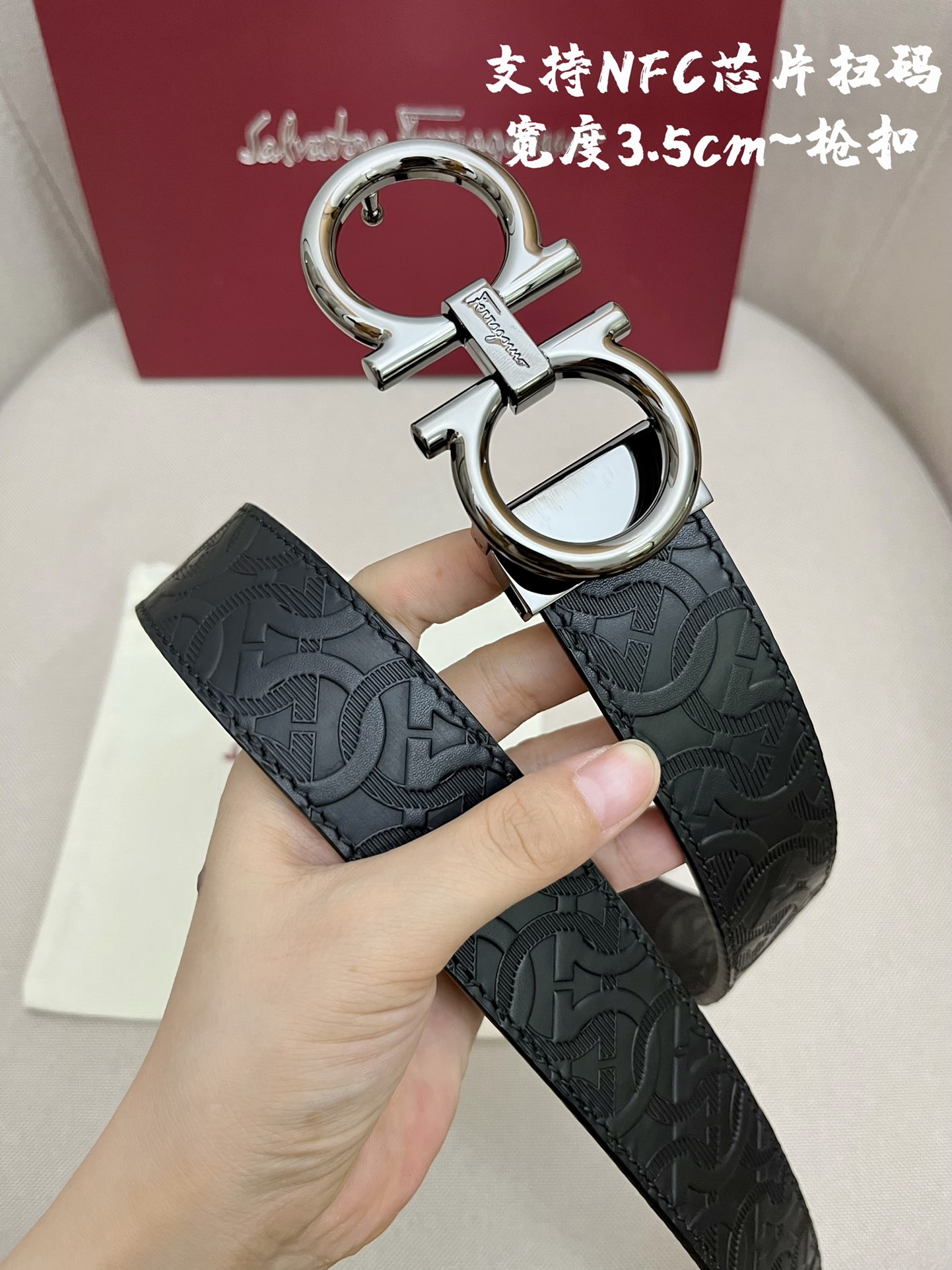 Salvatore Ferragamo Leather Belt M