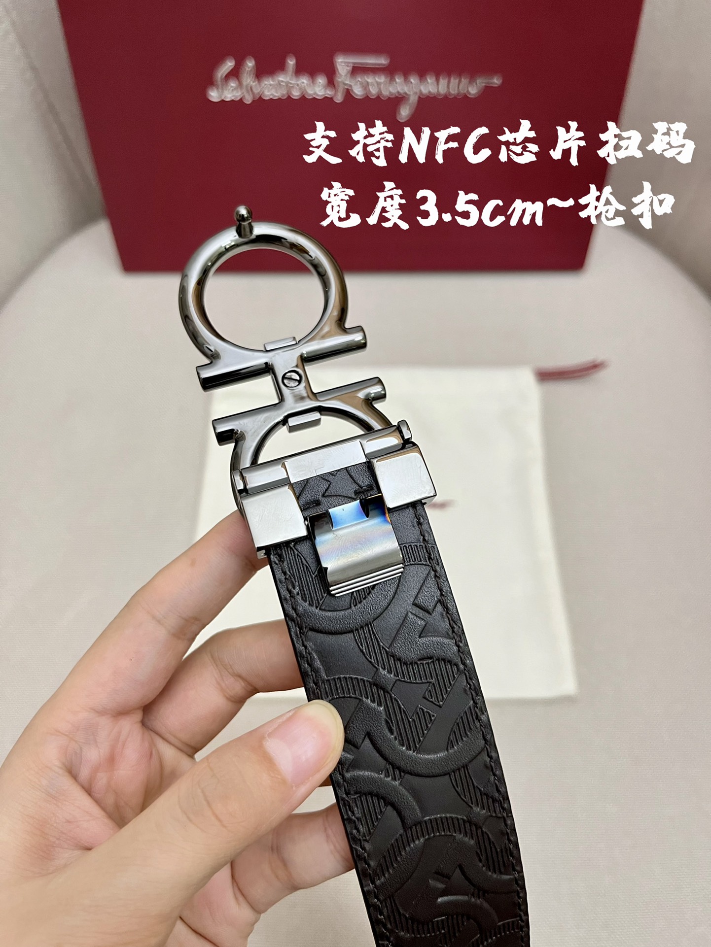 Salvatore Ferragamo Leather Belt M